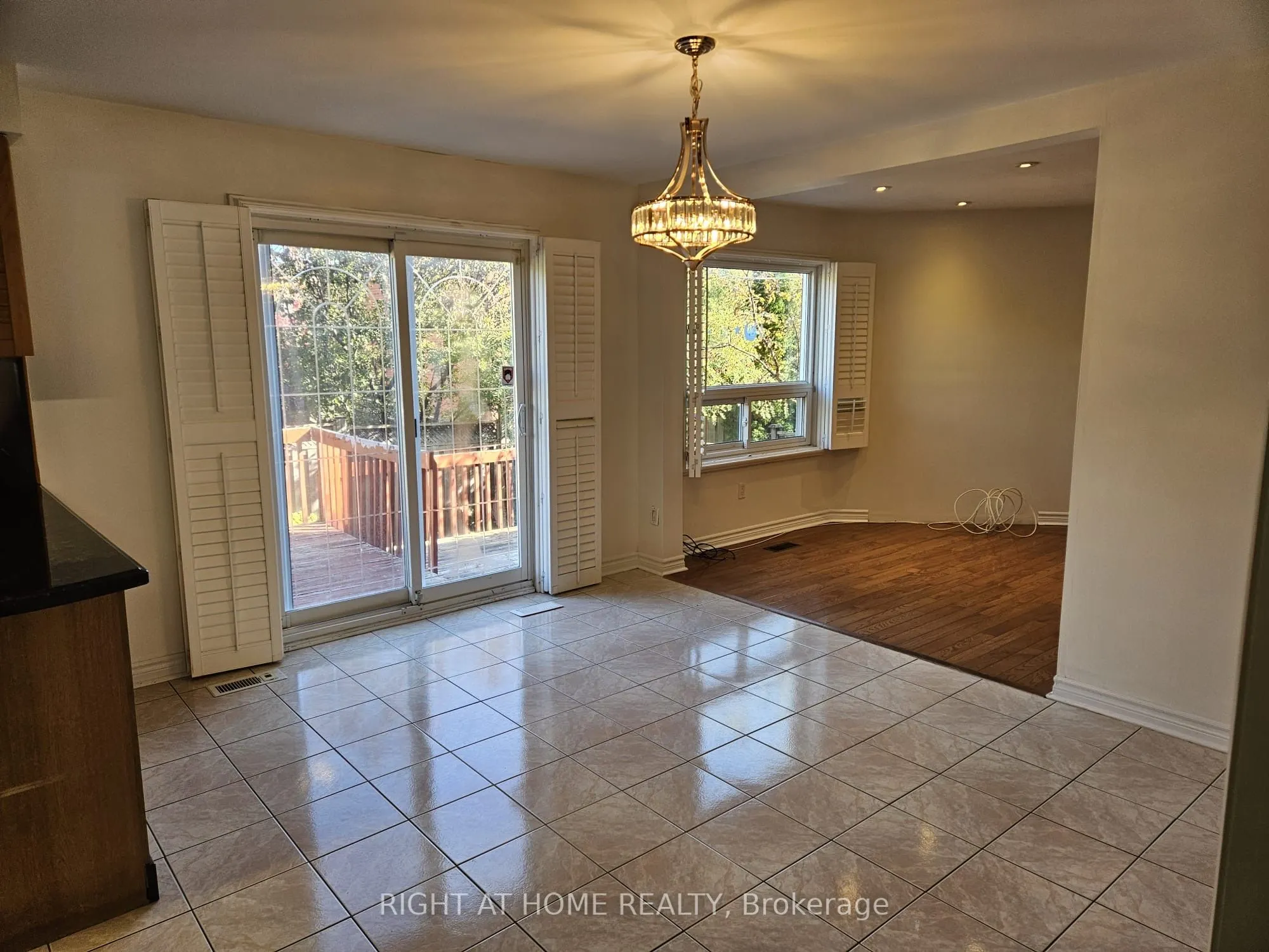 5191 Guildwood Way, #Upper portion