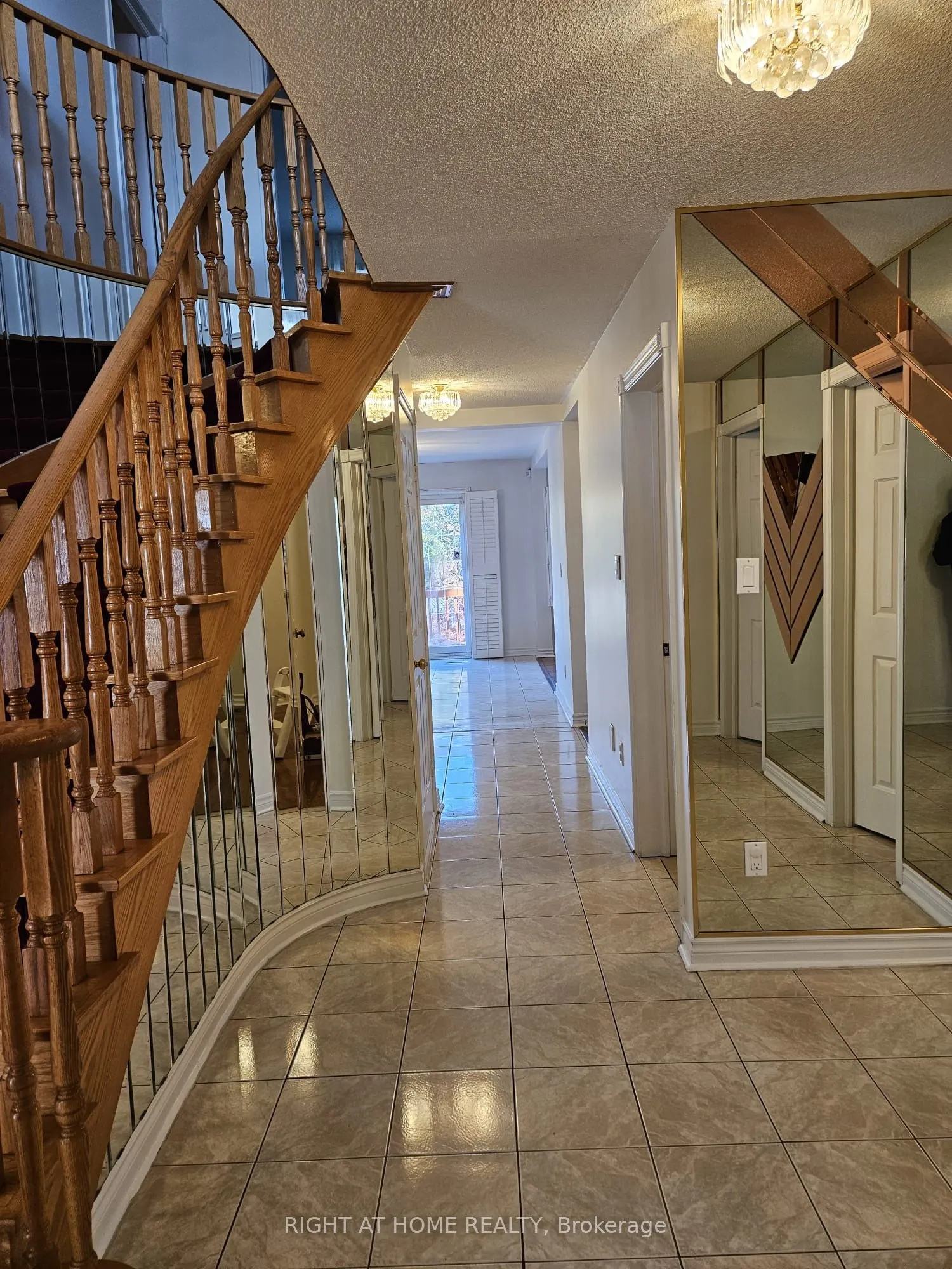 5191 Guildwood Way, #Upper portion