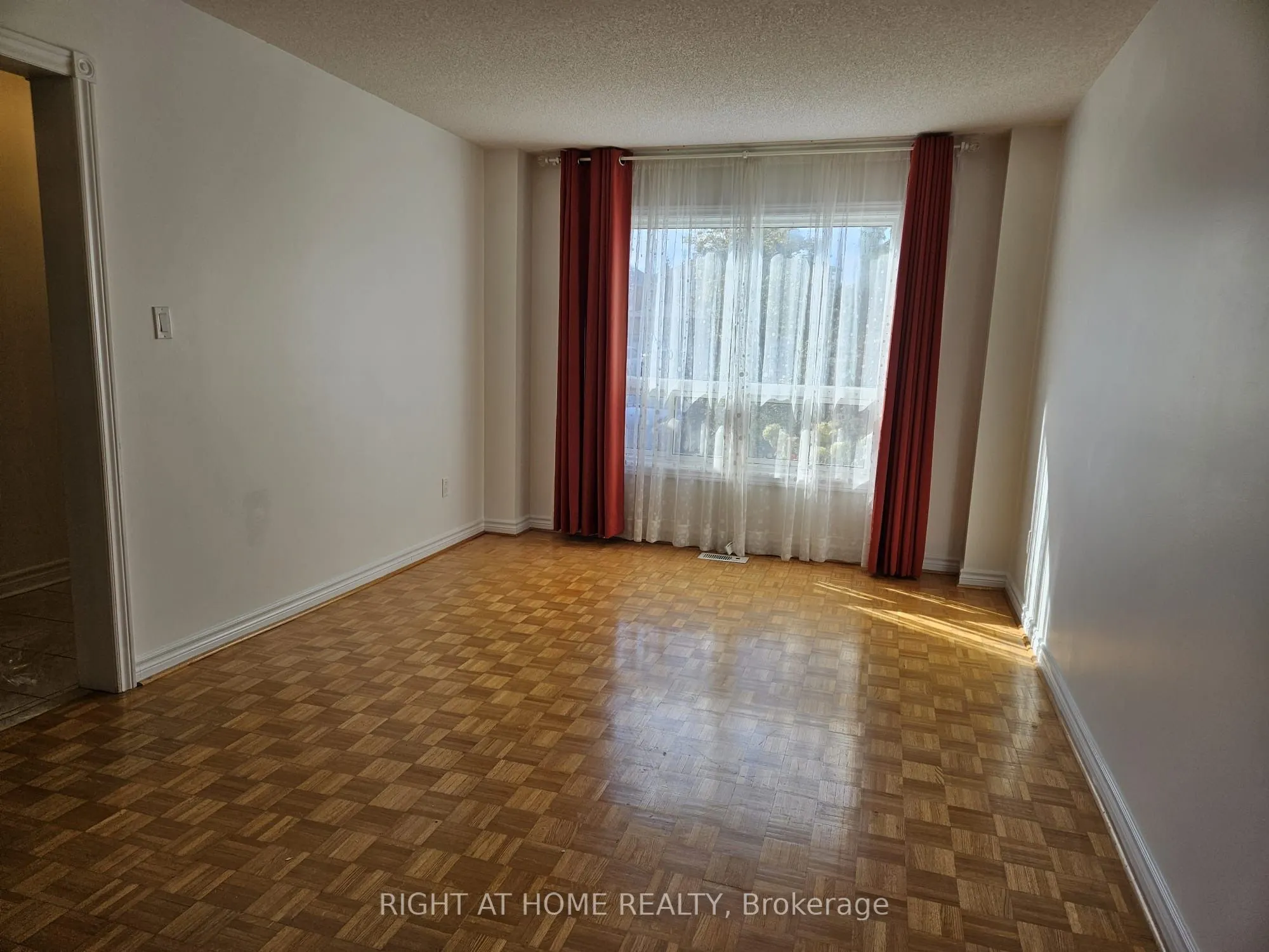 5191 Guildwood Way, #Upper portion