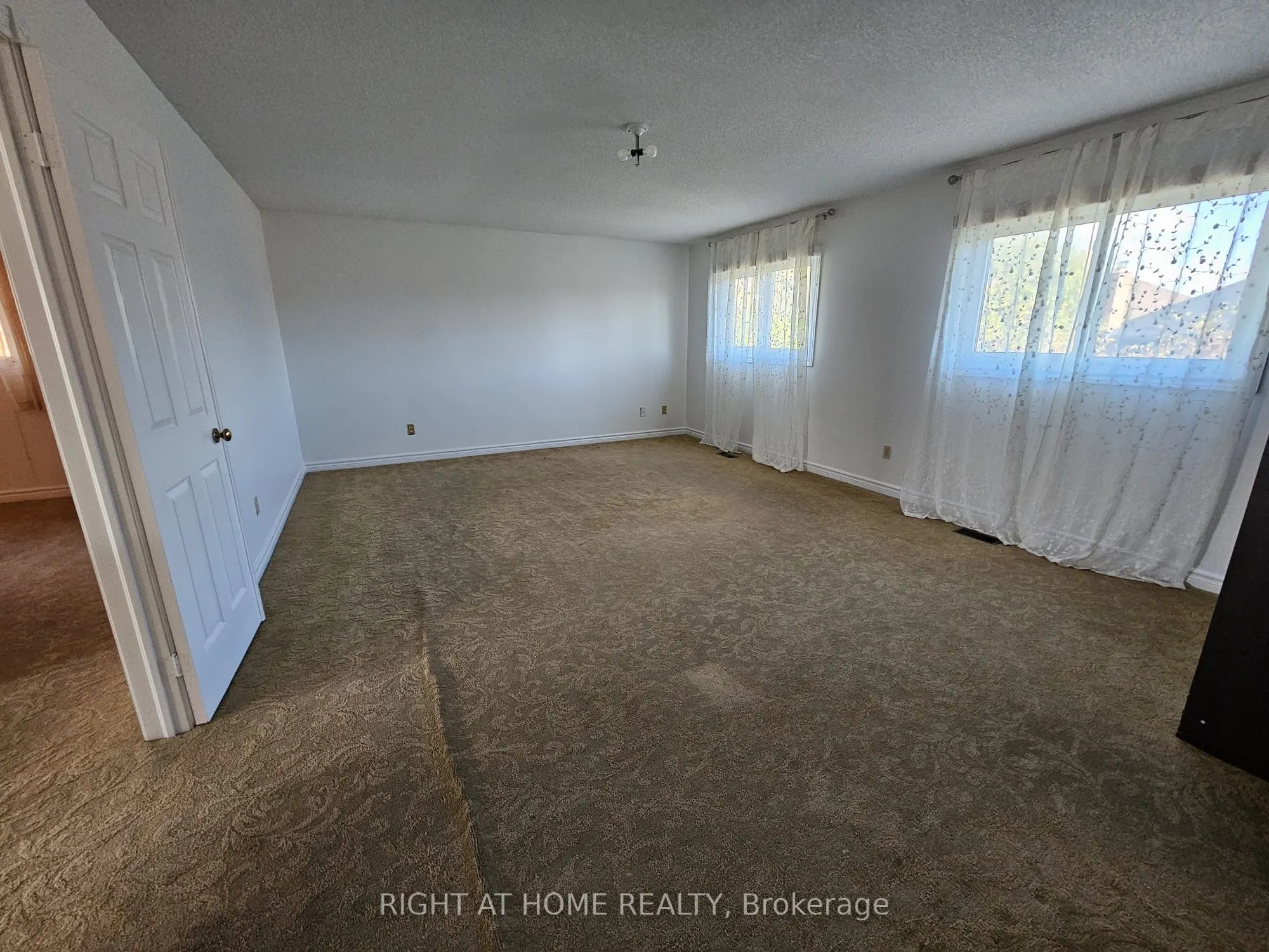 5191 Guildwood Way, #Upper portion