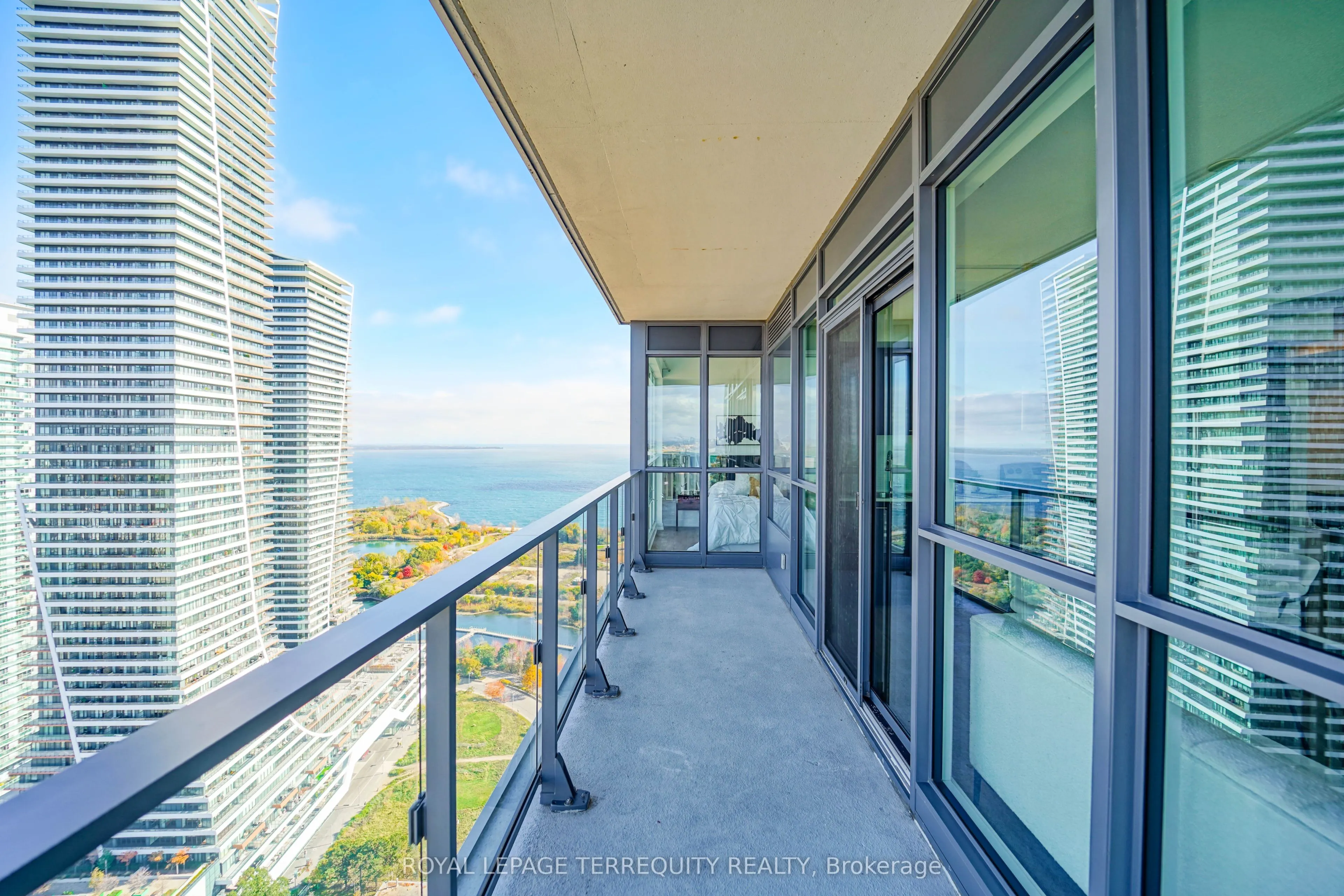 2200 Lakeshore Boulevard W, #4007