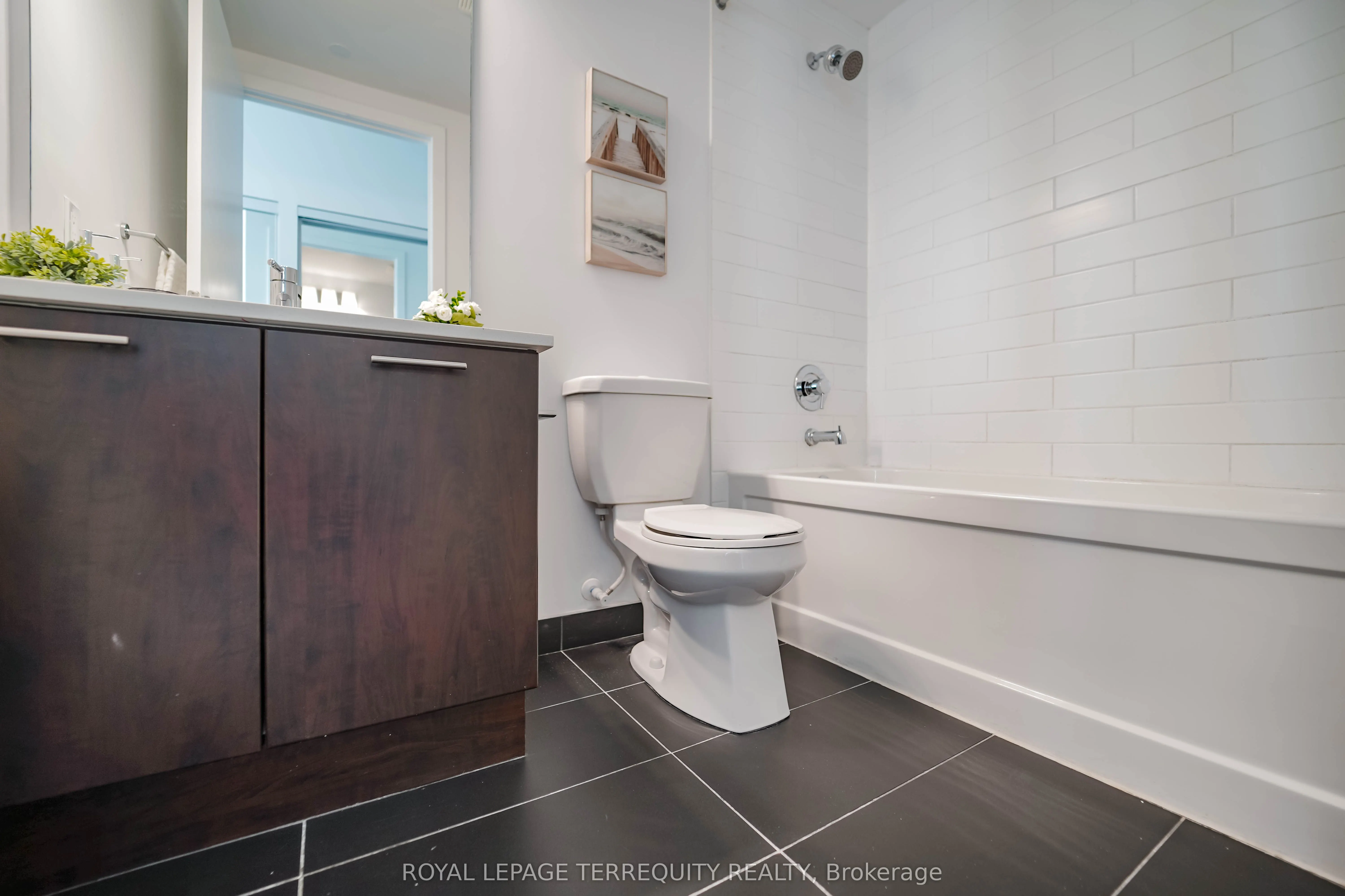 2200 Lakeshore Boulevard W, #4007