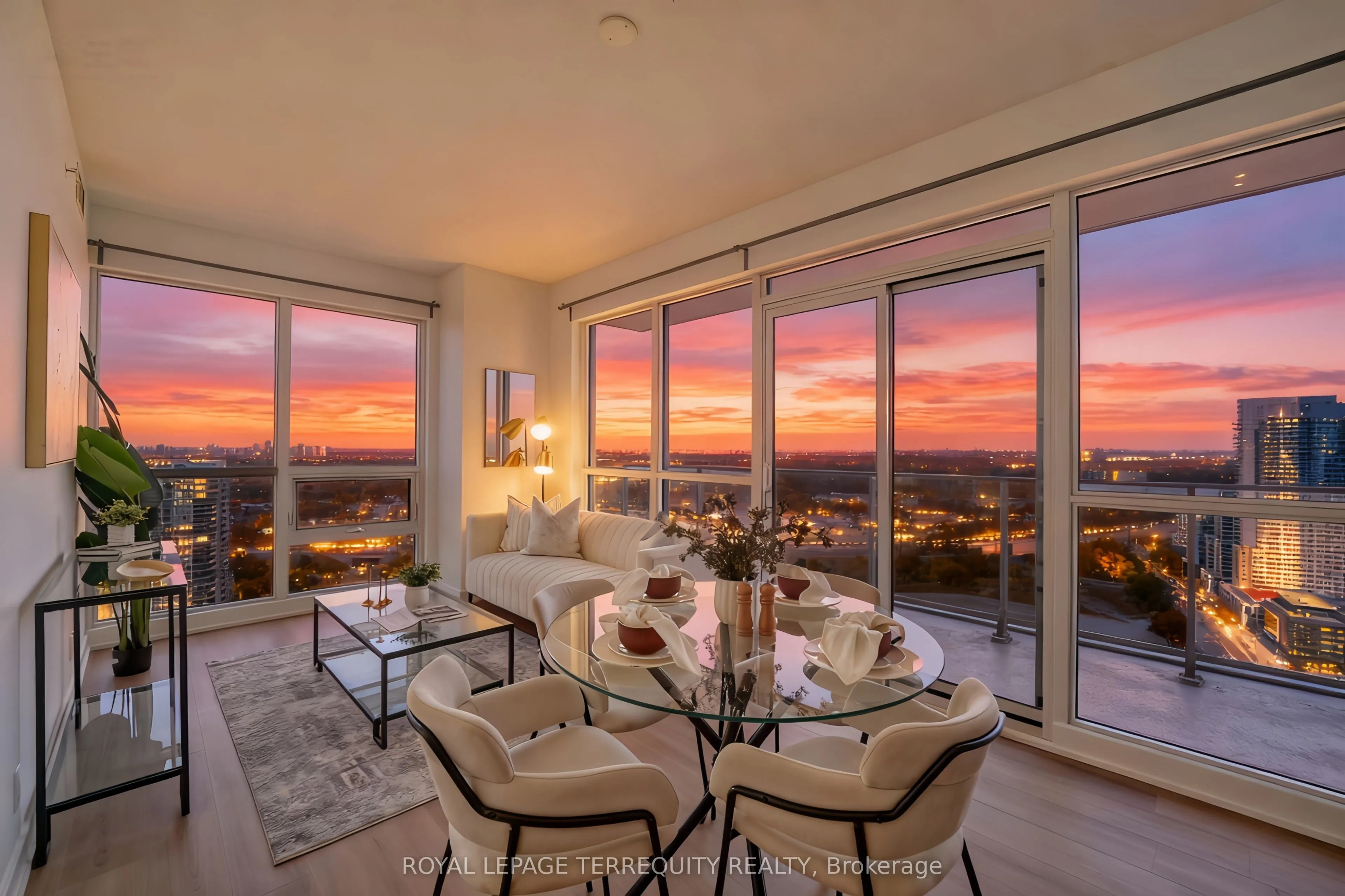 2200 Lakeshore Boulevard W, #4007