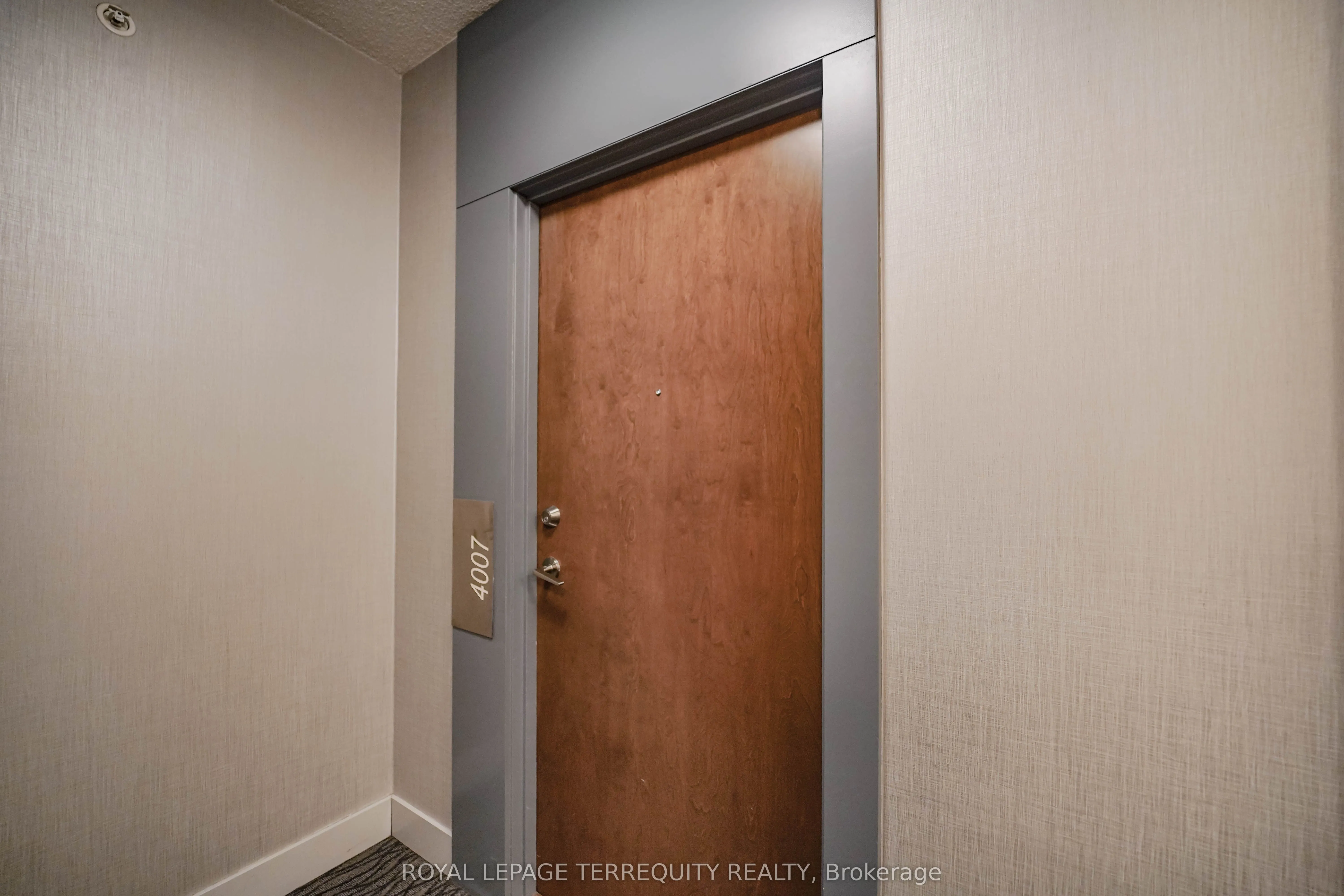 2200 Lakeshore Boulevard W, #4007