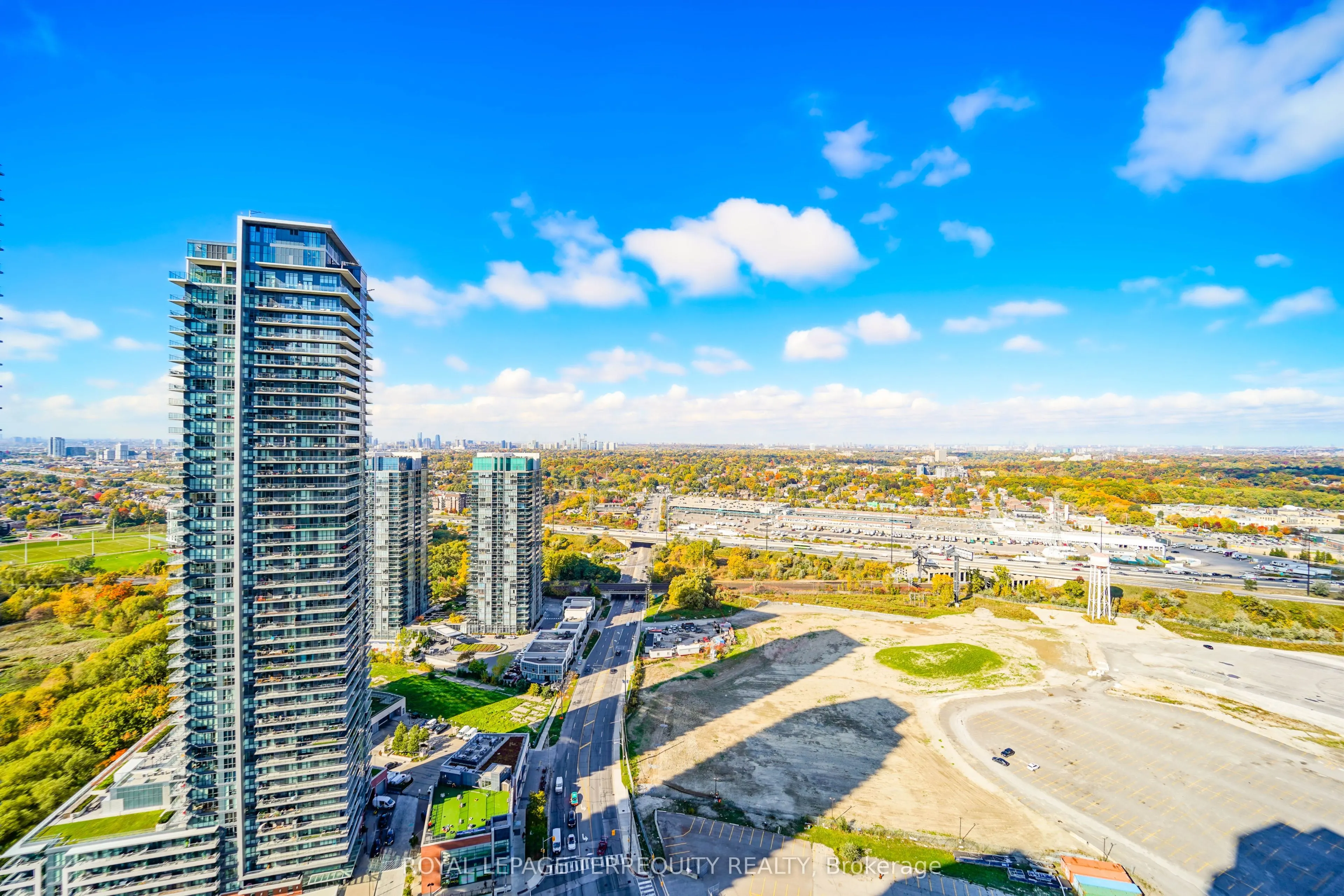 2200 Lakeshore Boulevard W, #4007