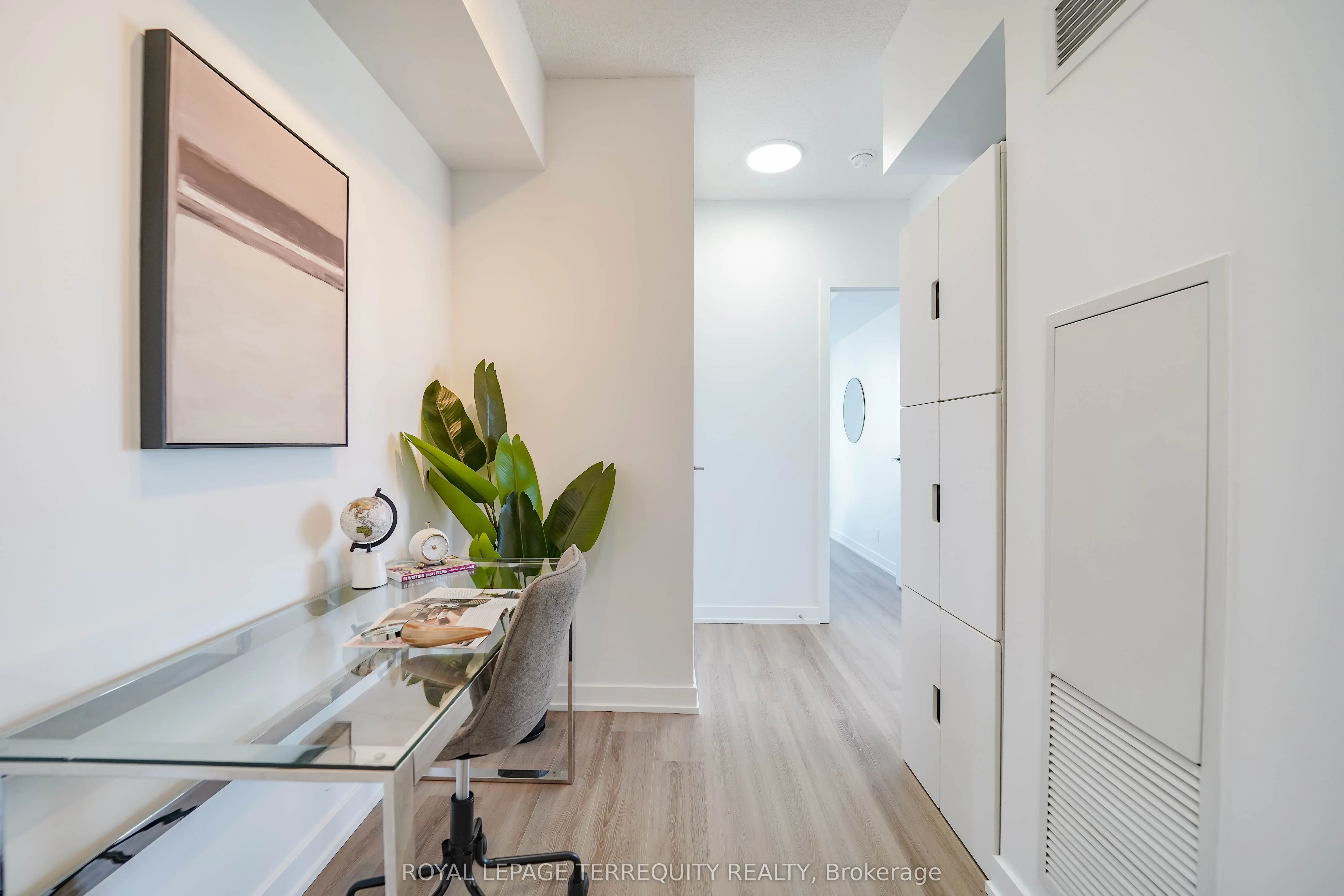 2200 Lakeshore Boulevard W, #4007