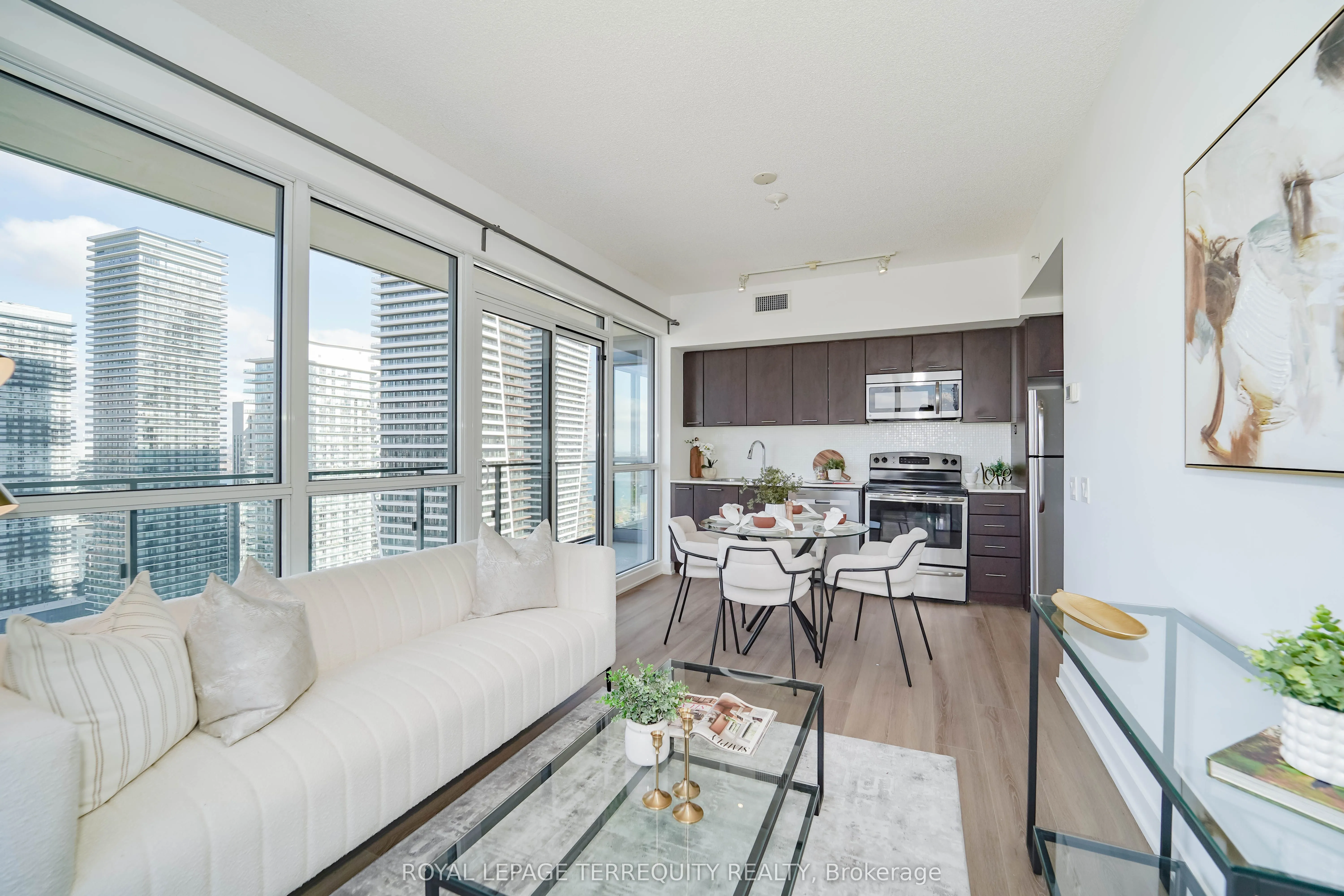 2200 Lakeshore Boulevard W, #4007