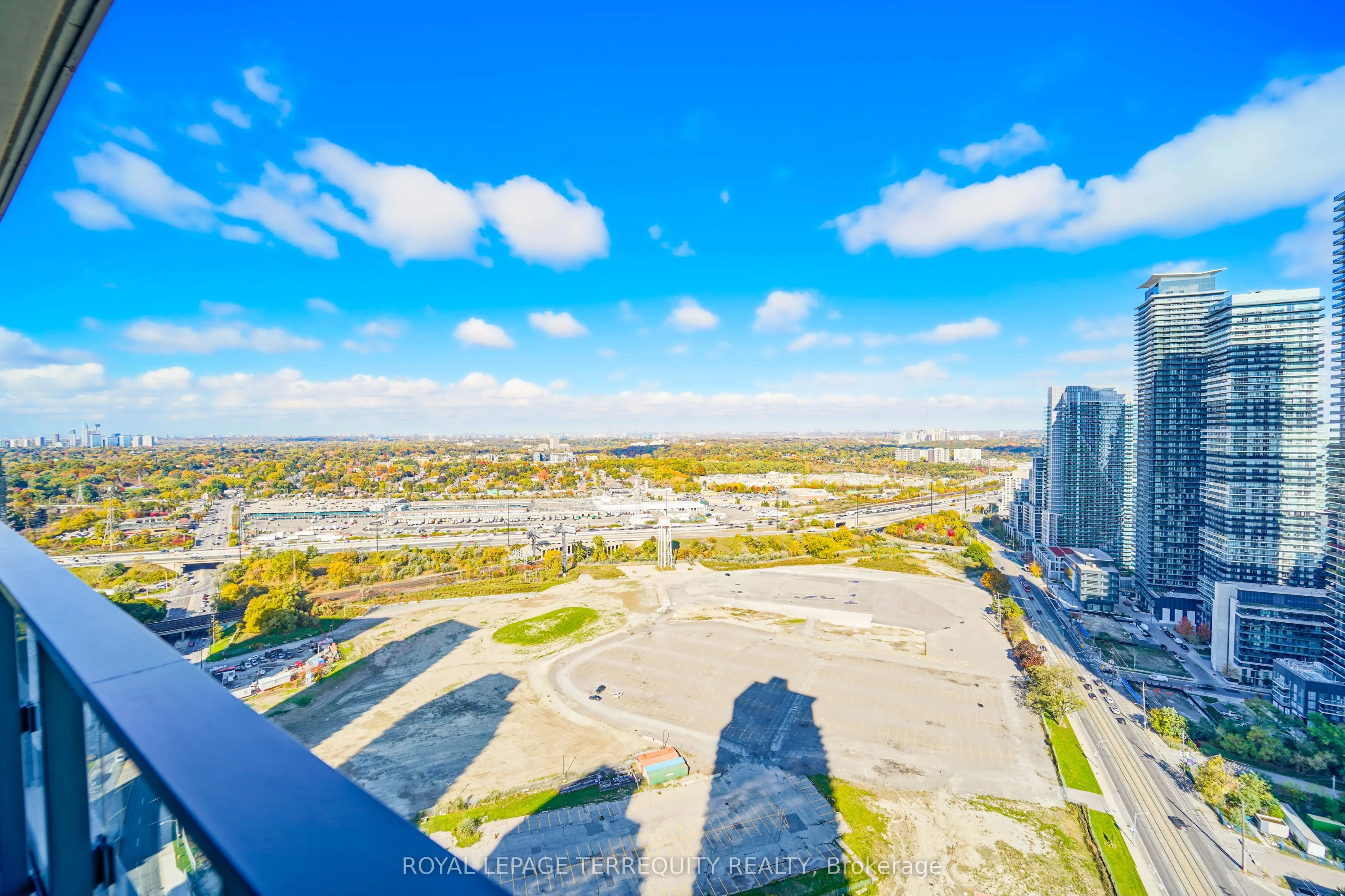 2200 Lakeshore Boulevard W, #4007