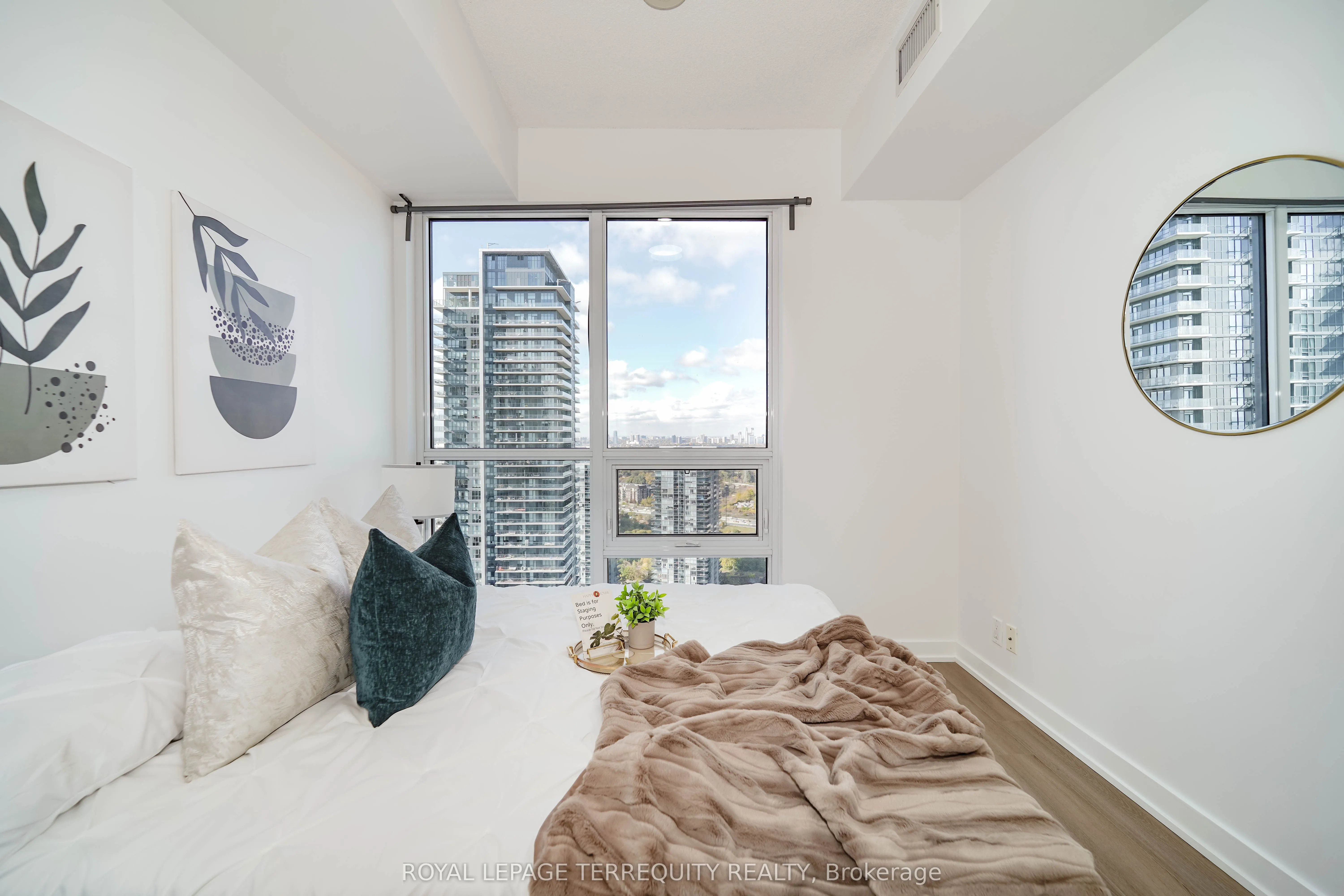 2200 Lakeshore Boulevard W, #4007