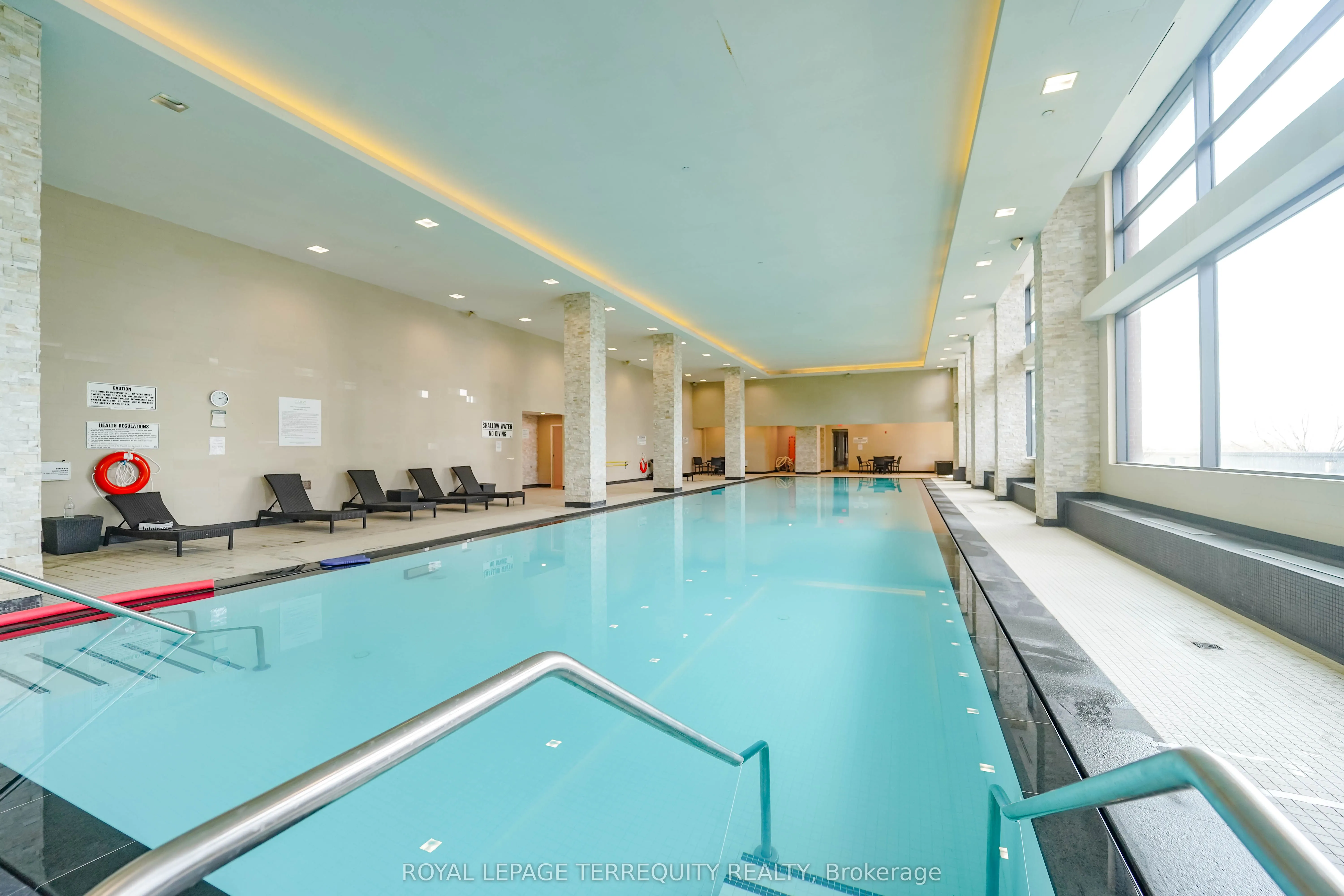 2200 Lakeshore Boulevard W, #4007