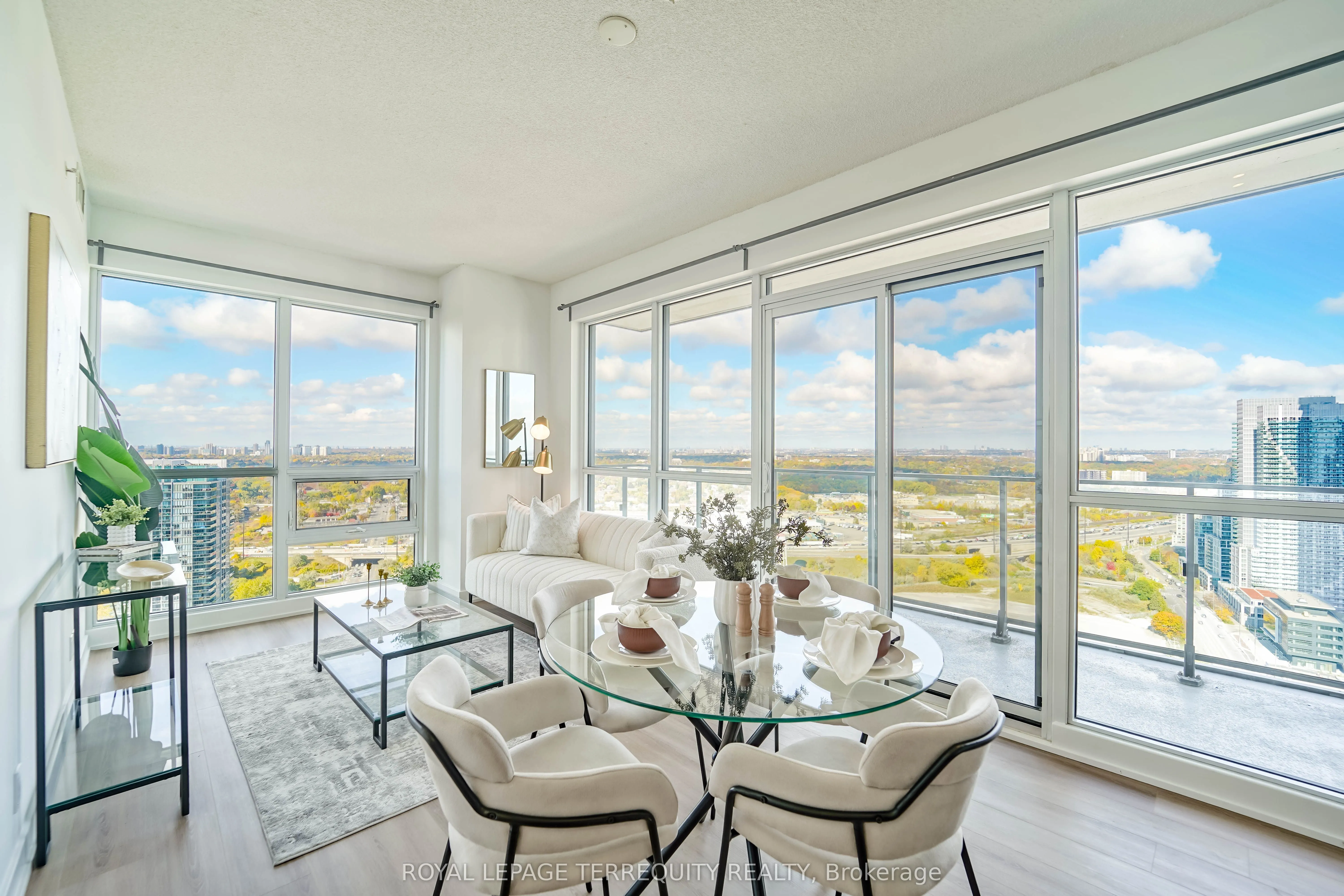 2200 Lakeshore Boulevard W, #4007