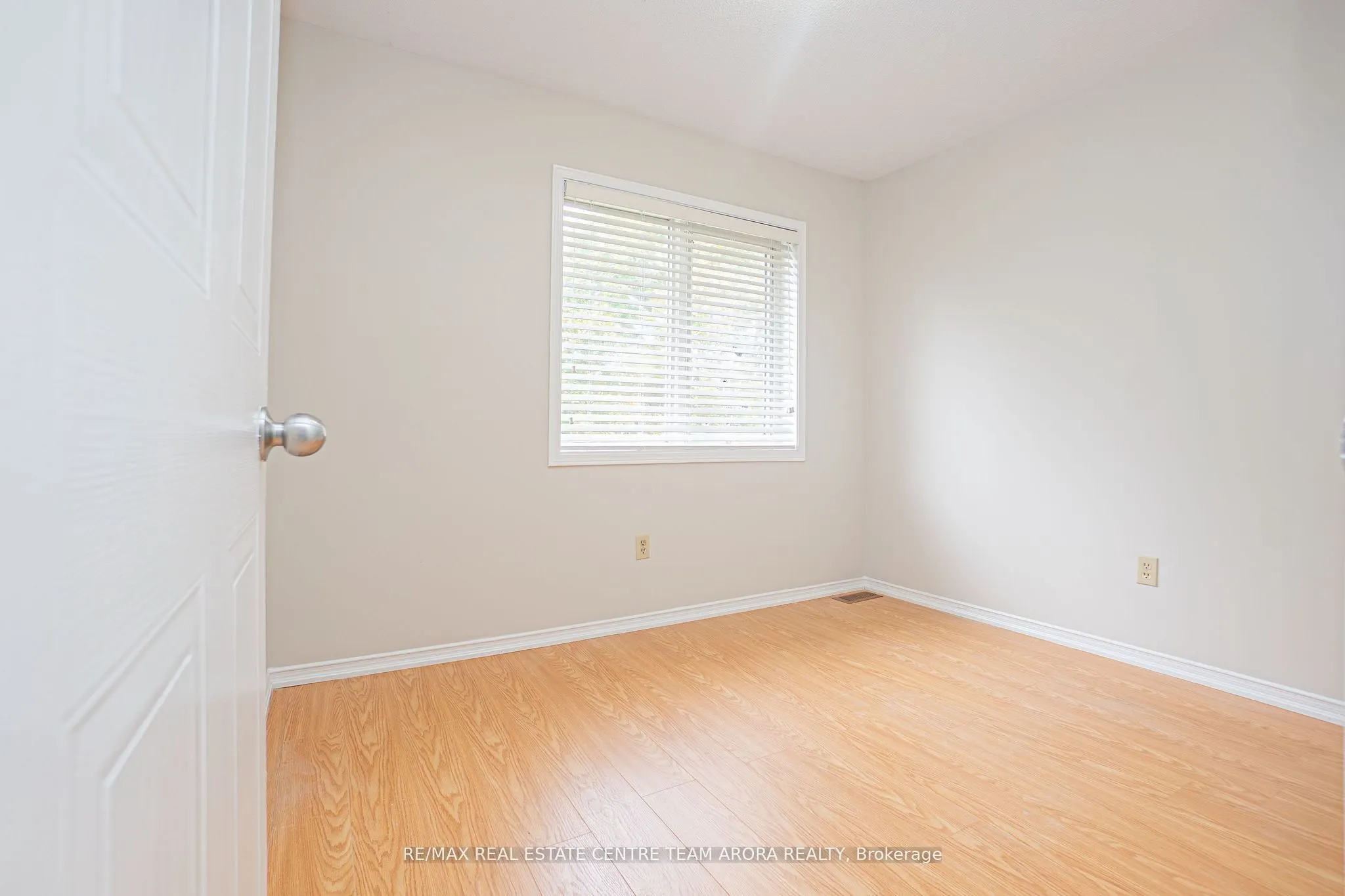 82 Mullis Crescent, #Main & 2nd