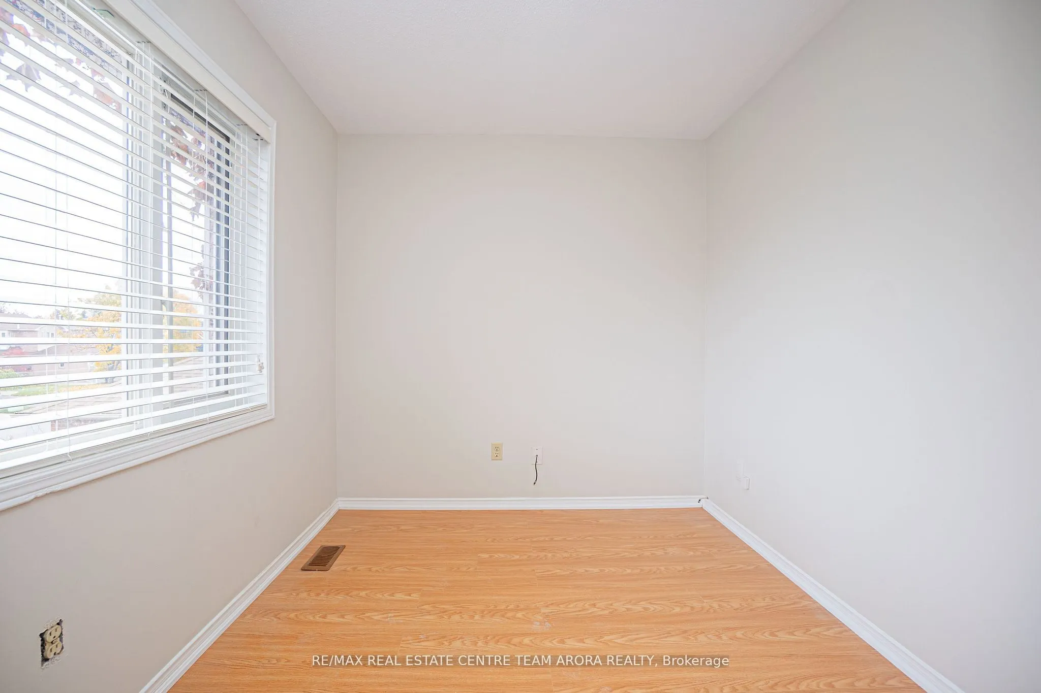 82 Mullis Crescent, #Main & 2nd