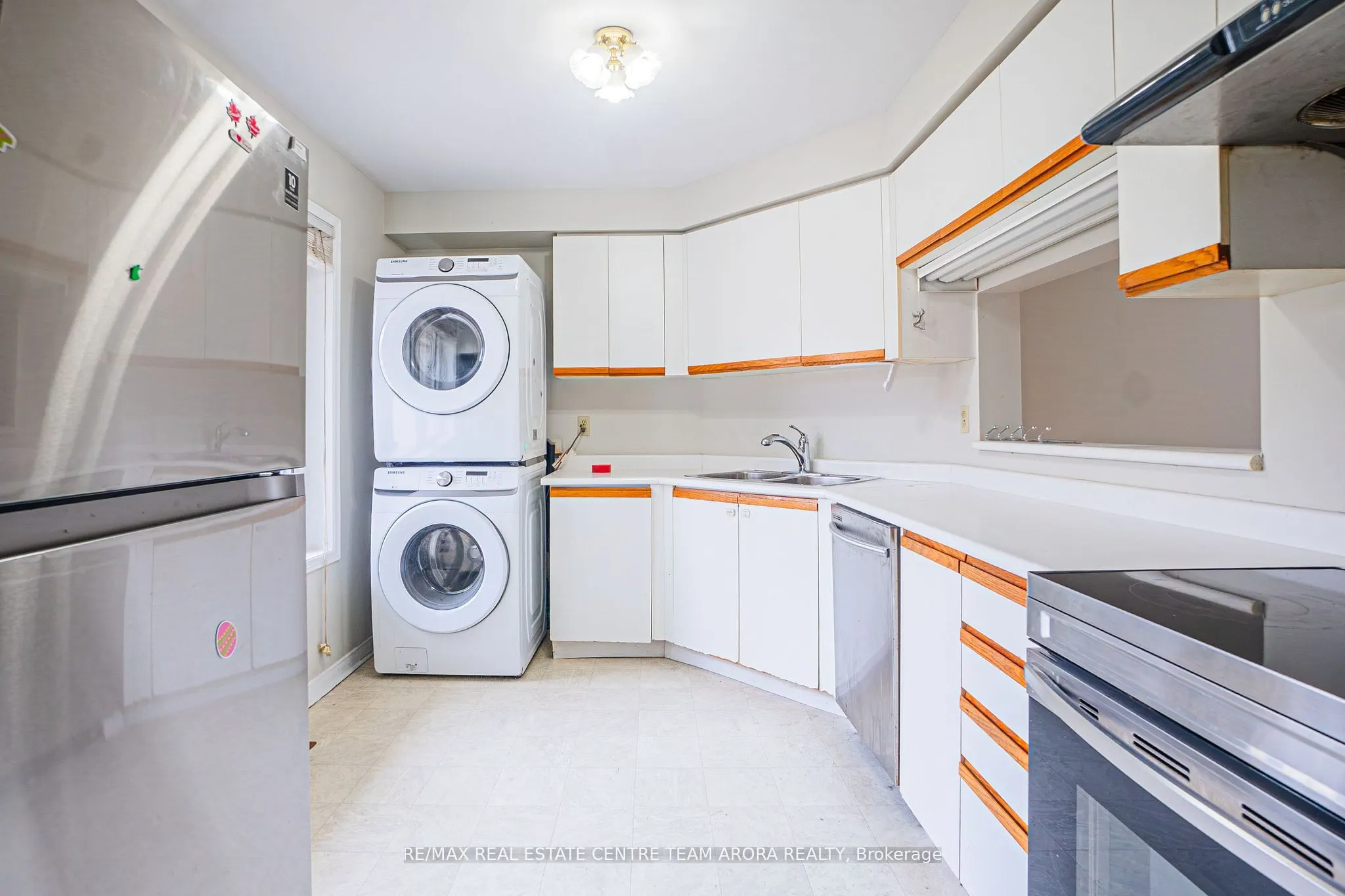 82 Mullis Crescent, #Main & 2nd