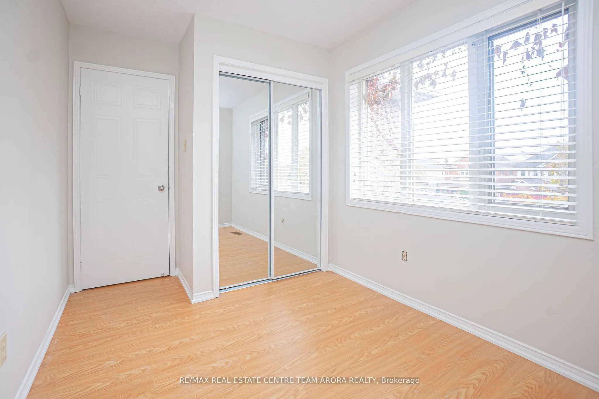 82 Mullis Crescent, #Main & 2nd