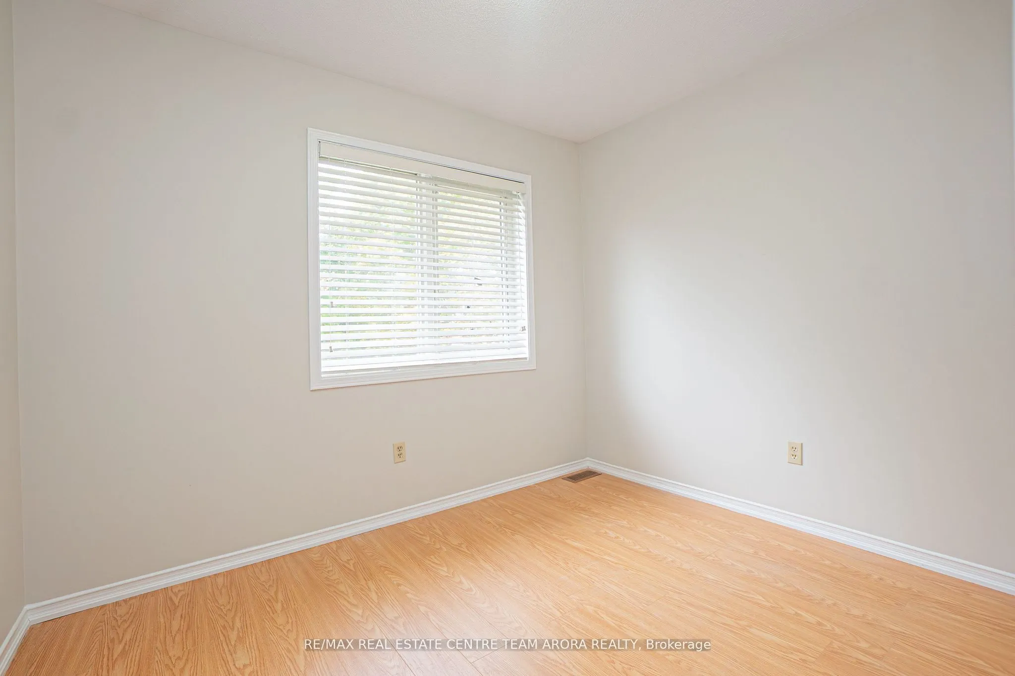 82 Mullis Crescent, #Main & 2nd