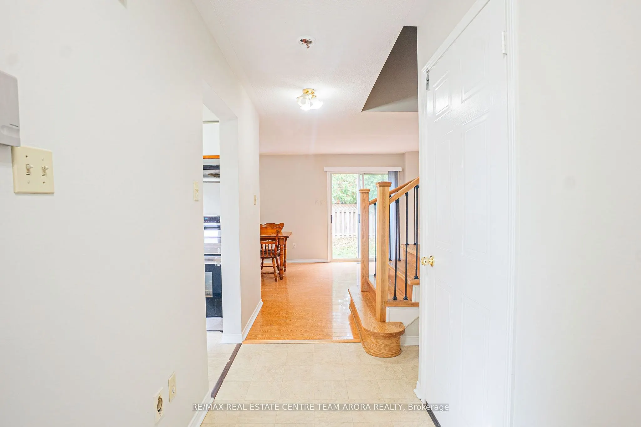 82 Mullis Crescent, #Main & 2nd