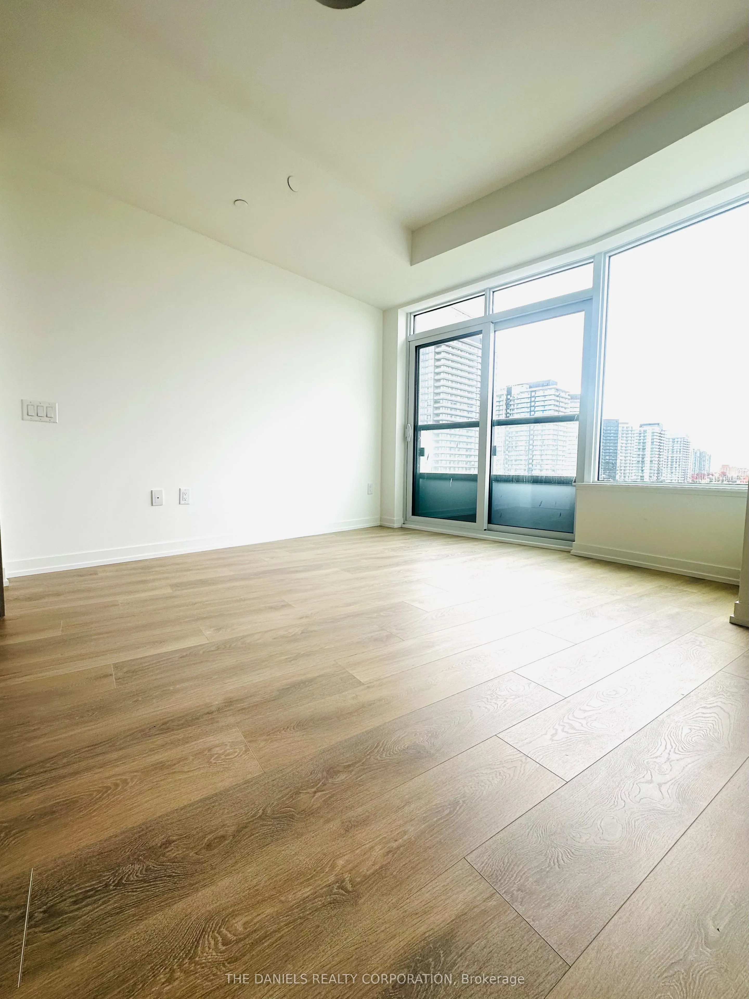 2485 Eglinton Avenue W, #824