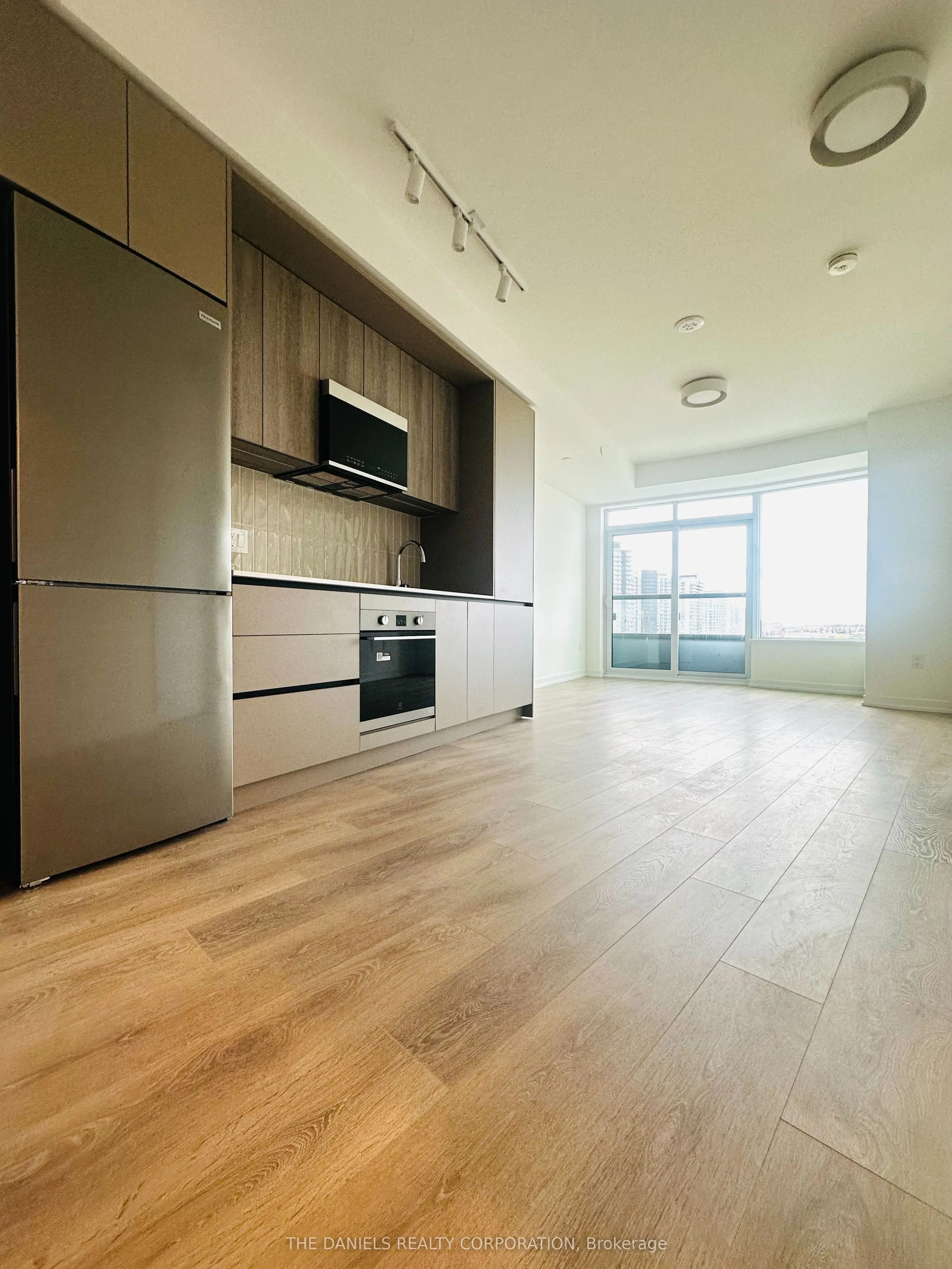 2485 Eglinton Avenue W, #824