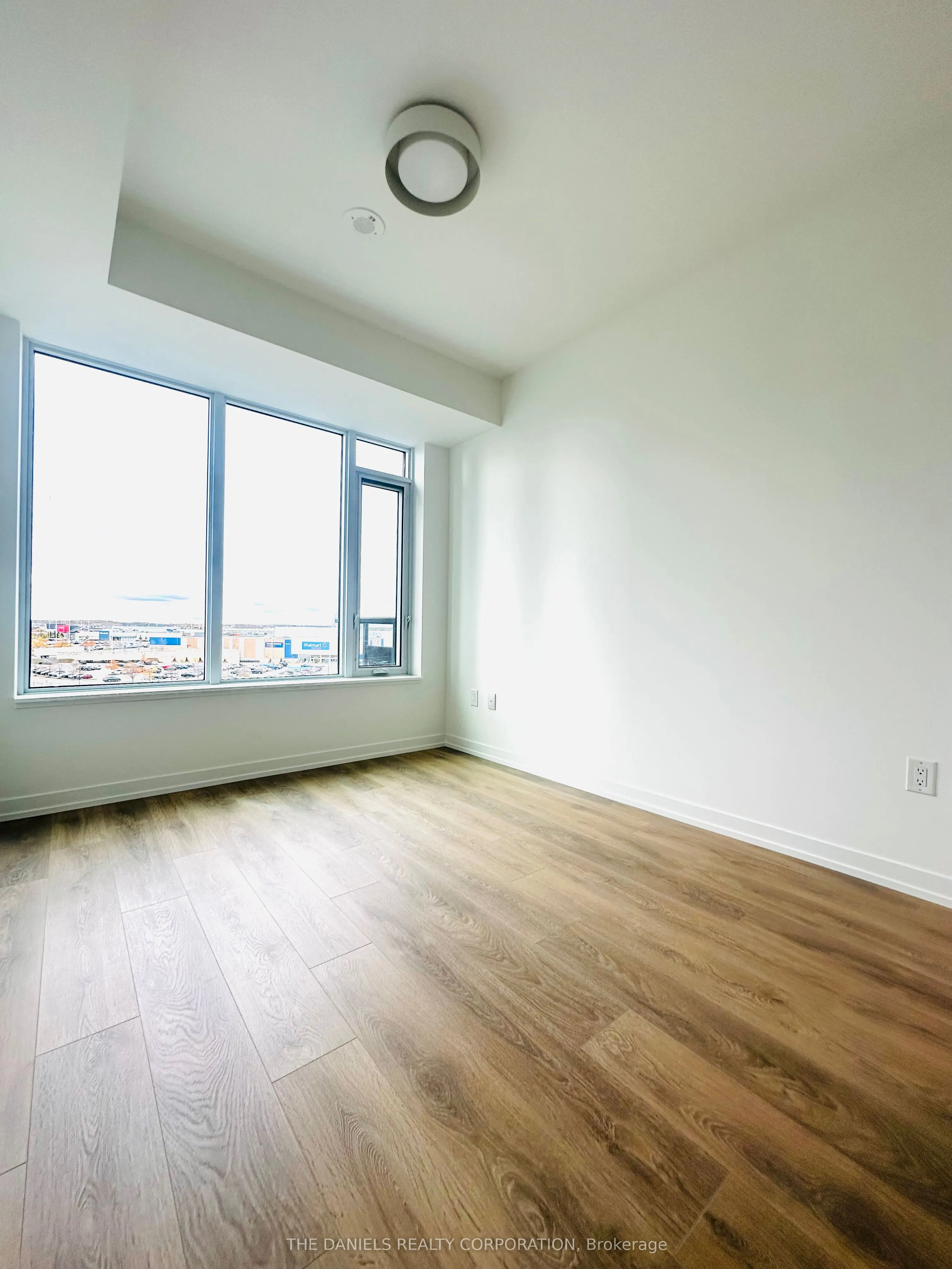 2485 Eglinton Avenue W, #824