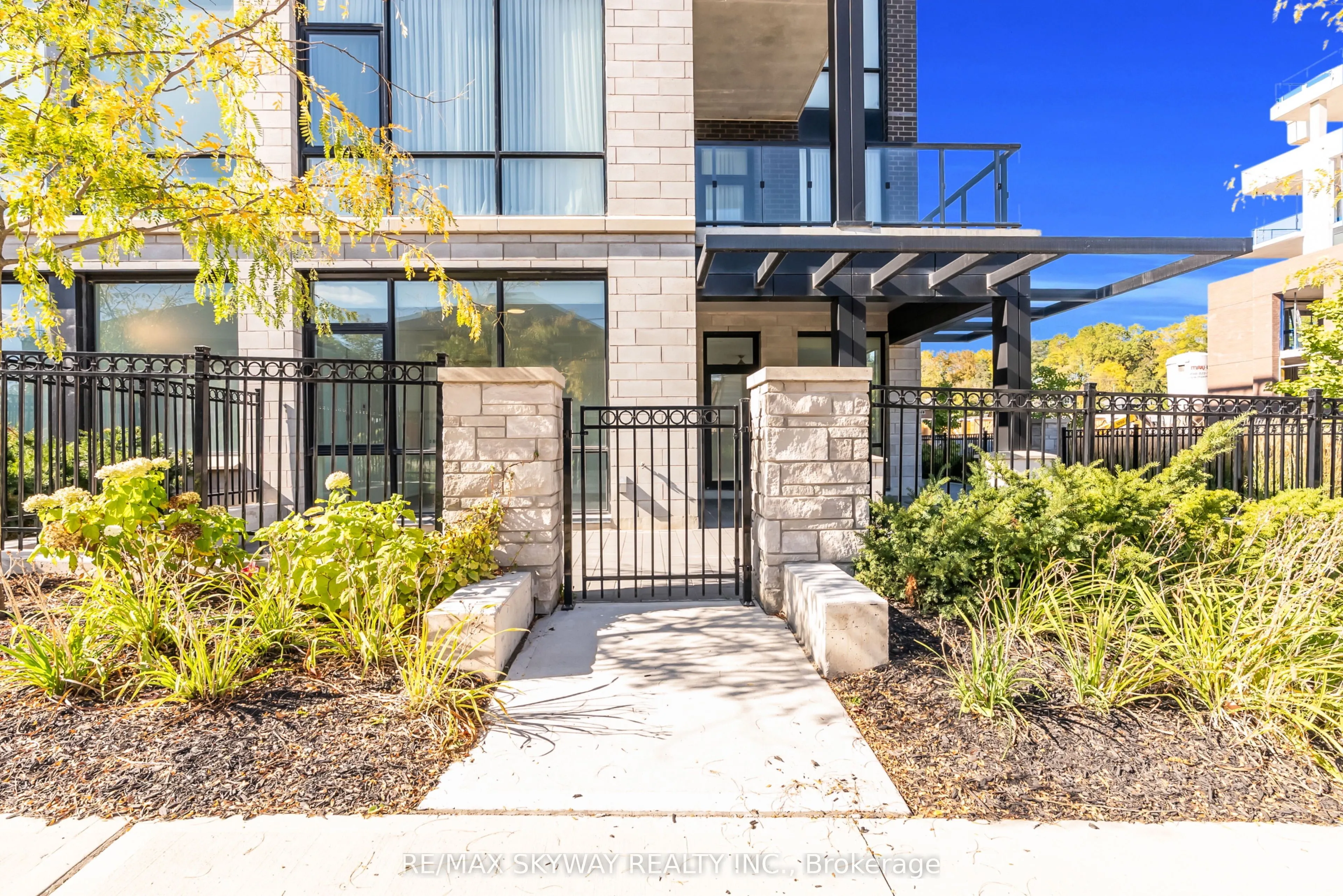 42 Mill Street, #105