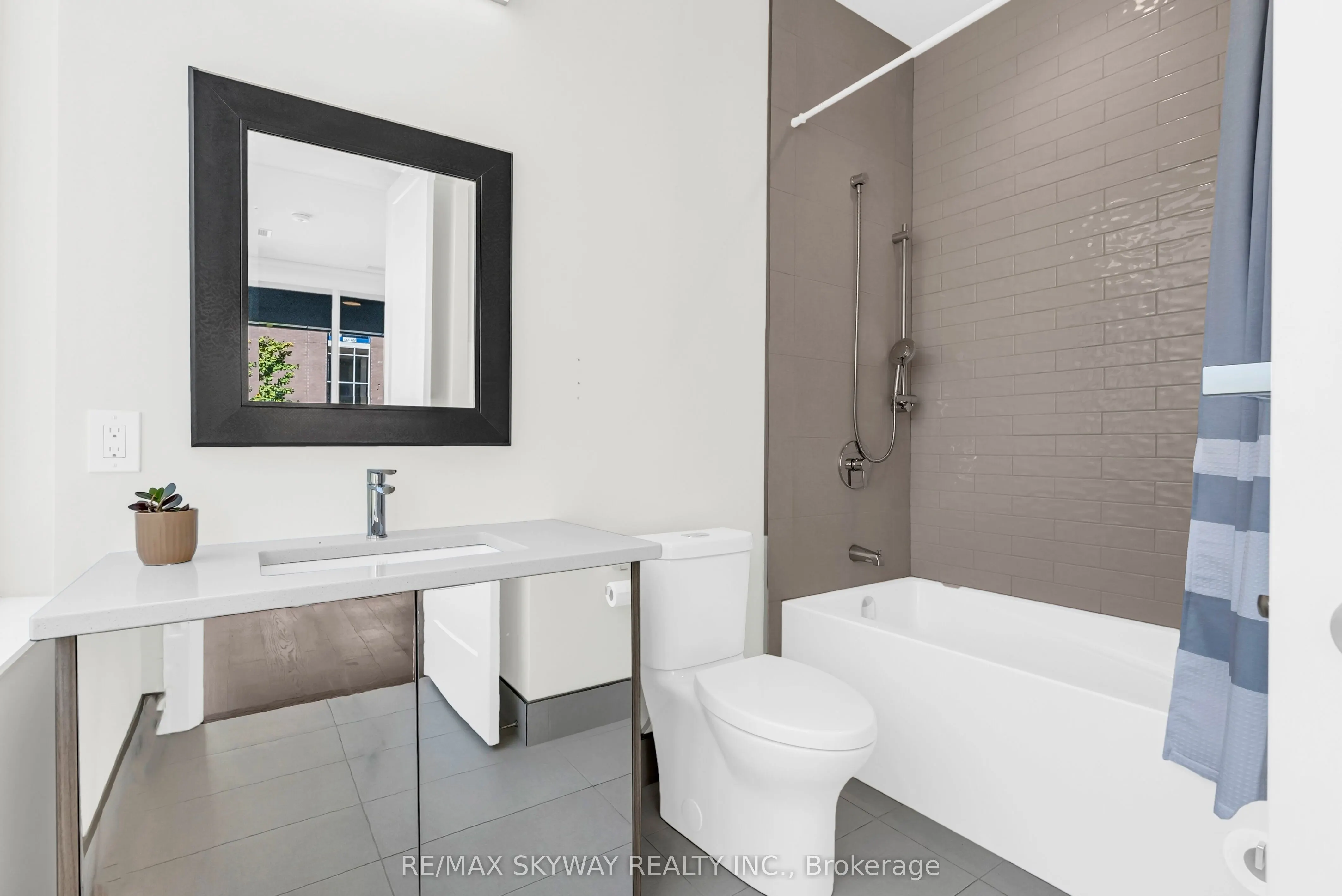 42 Mill Street, #105