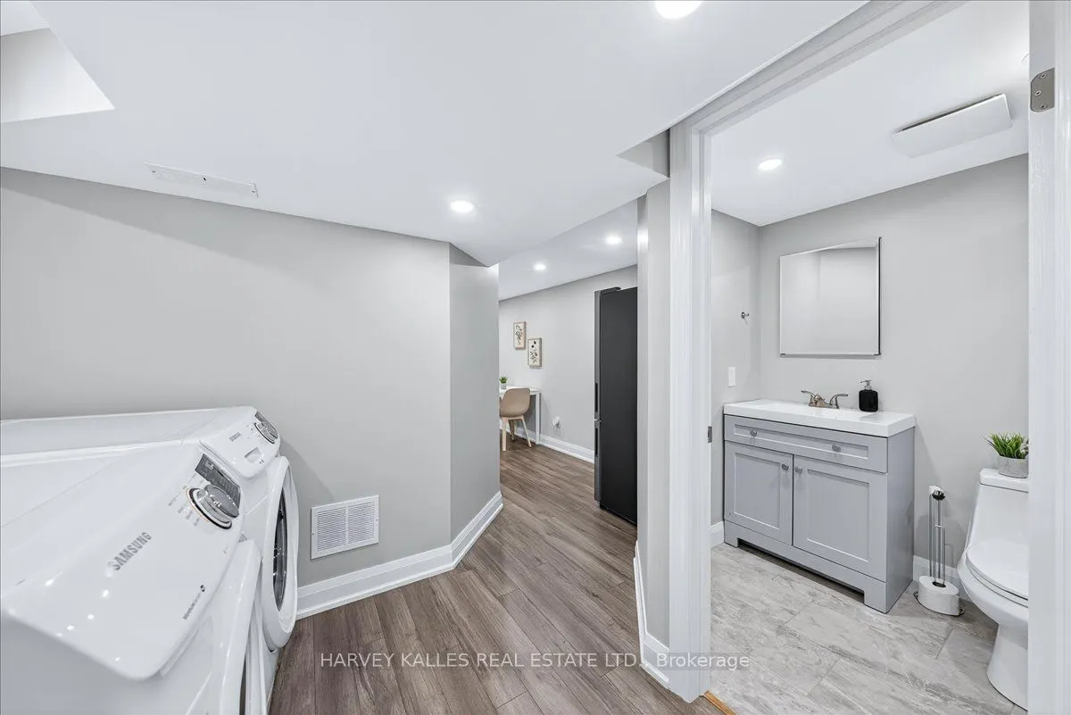 338 Bartlett Avenue N