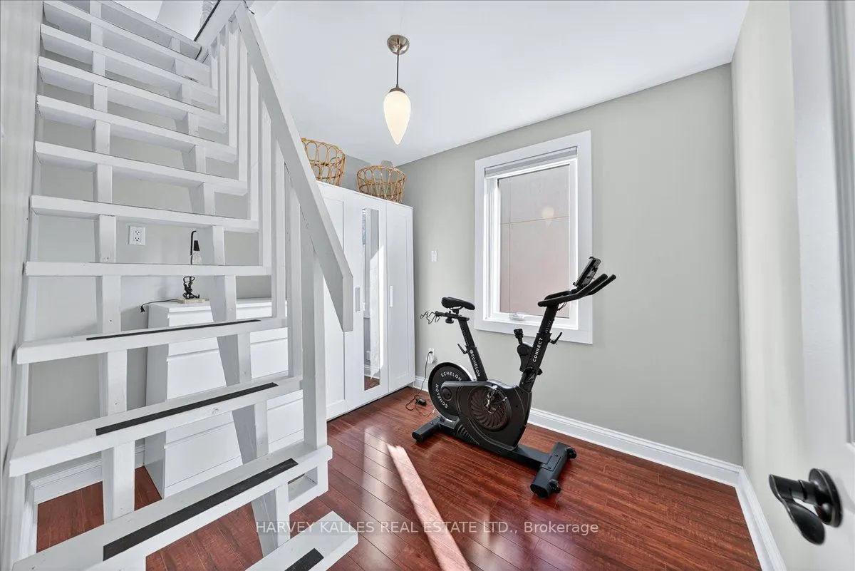 338 Bartlett Avenue N