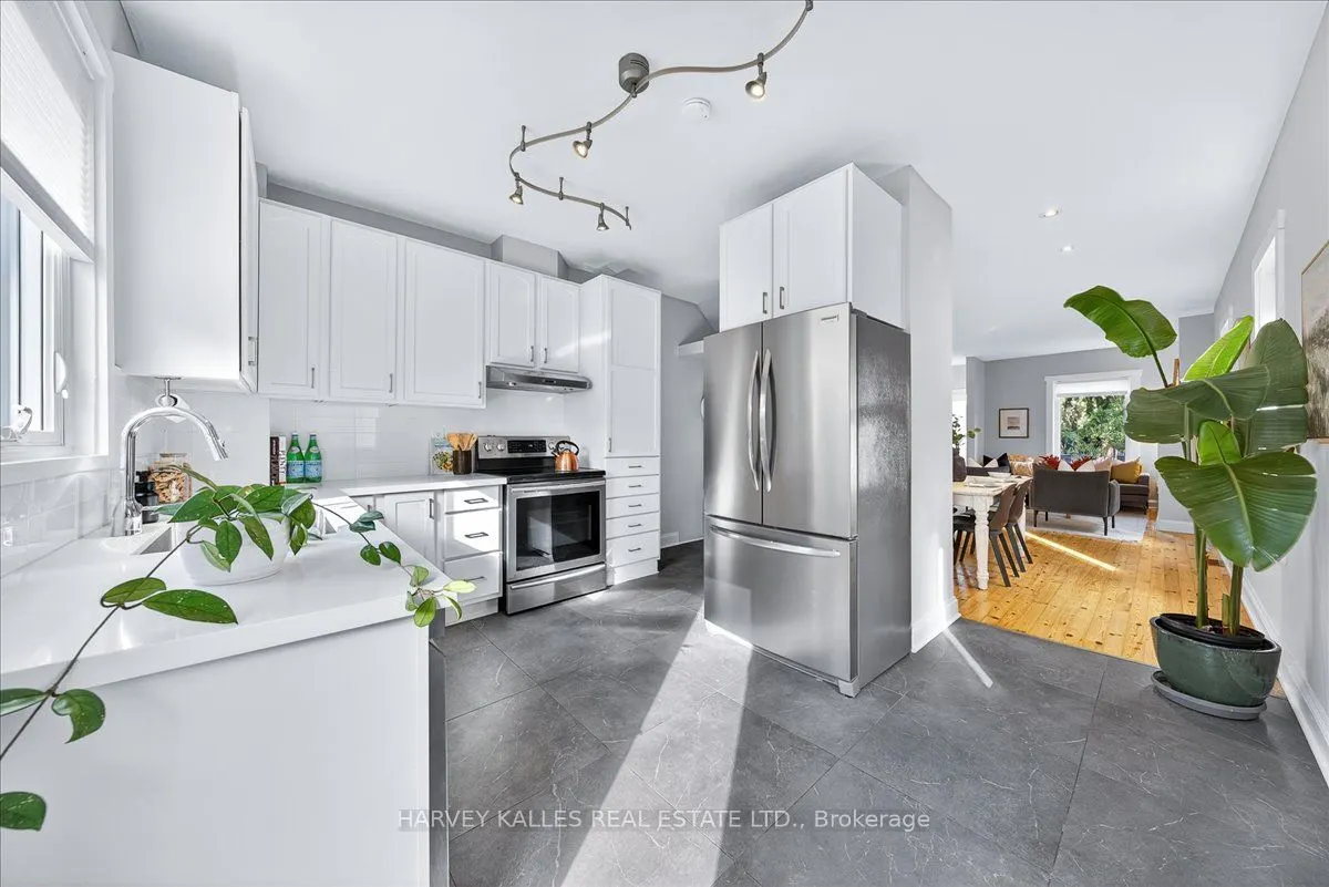 338 Bartlett Avenue N