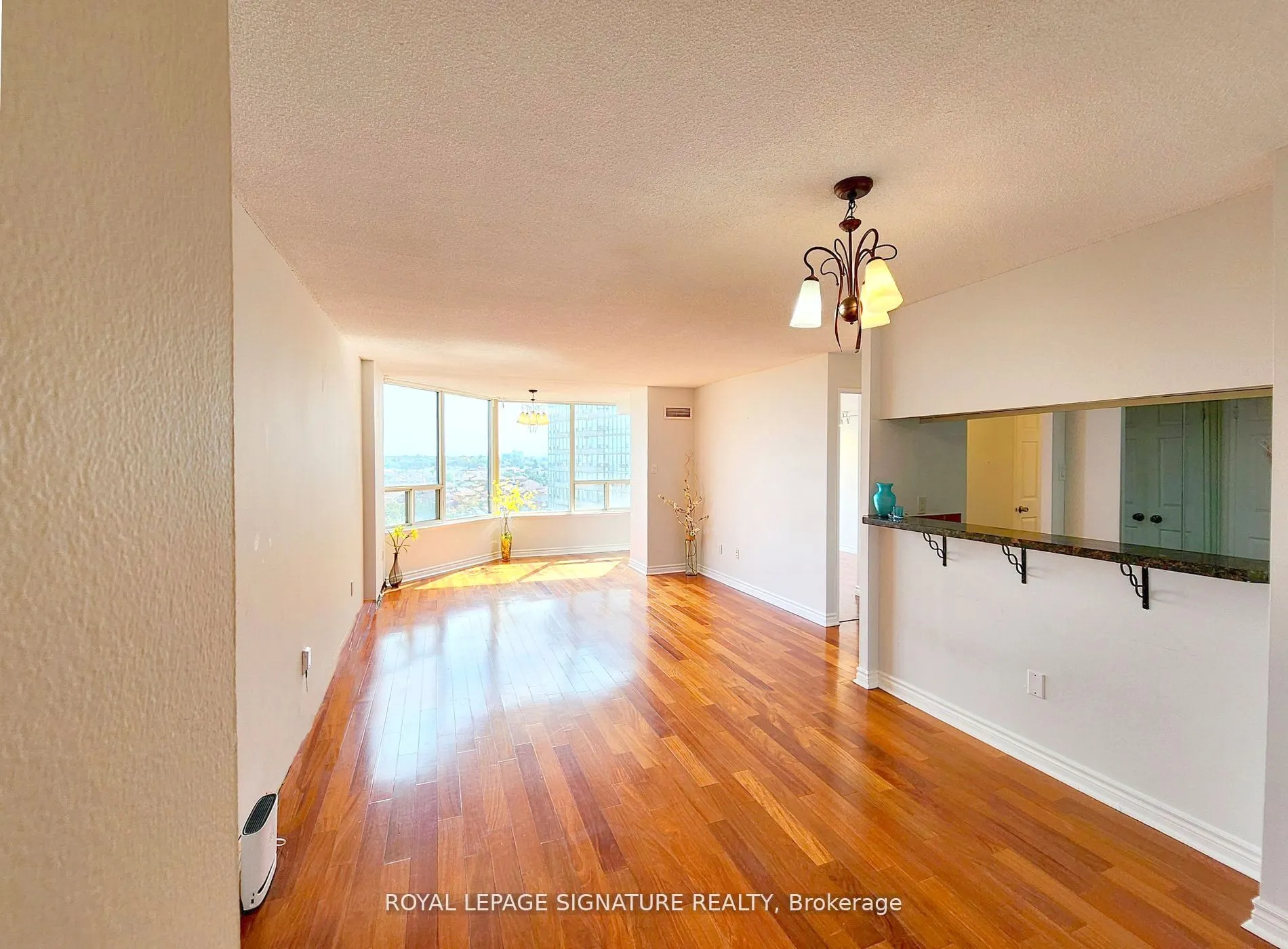 330 Rathburn Road W, #901