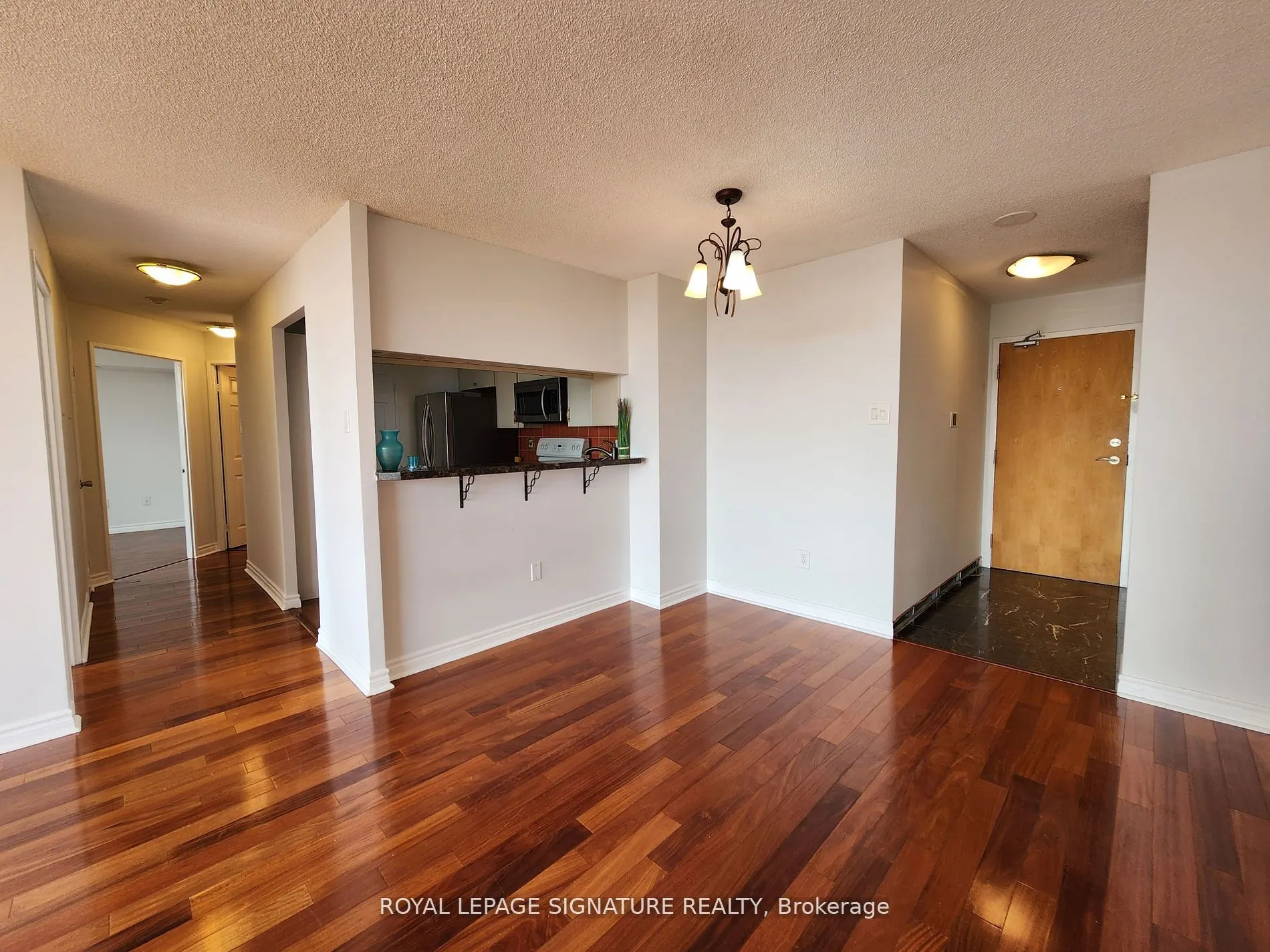 330 Rathburn Road W, #901