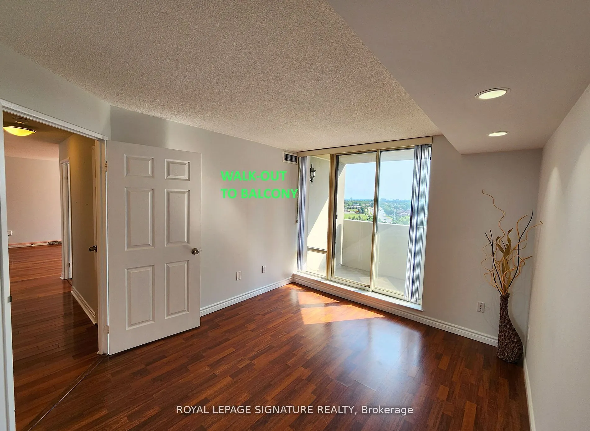 330 Rathburn Road W, #901