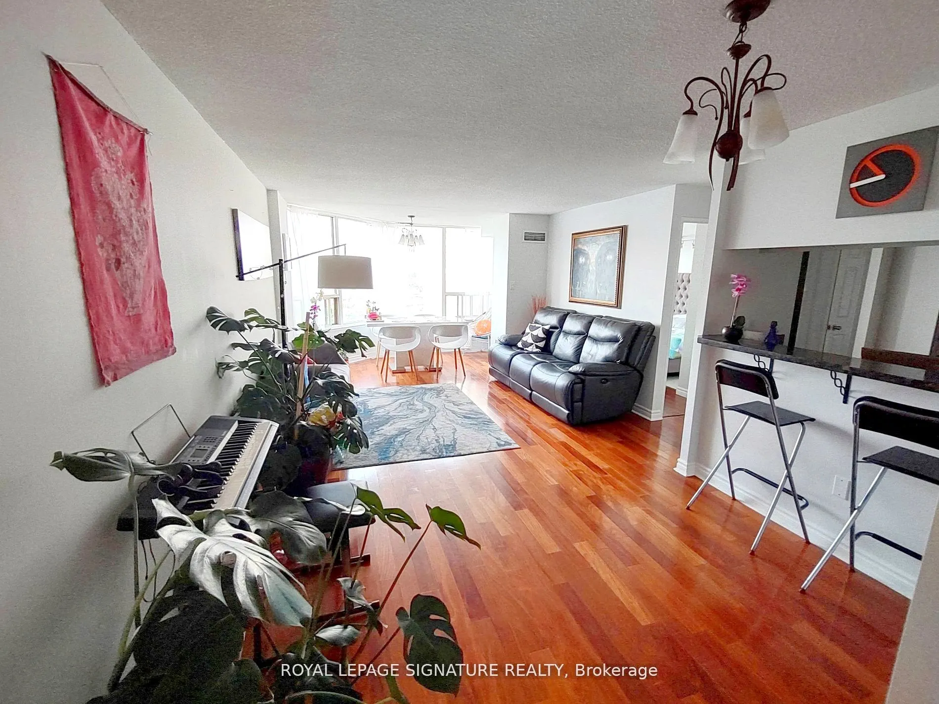 330 Rathburn Road W, #901