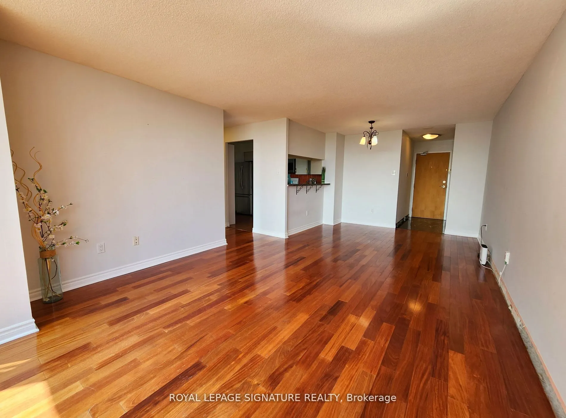 330 Rathburn Road W, #901