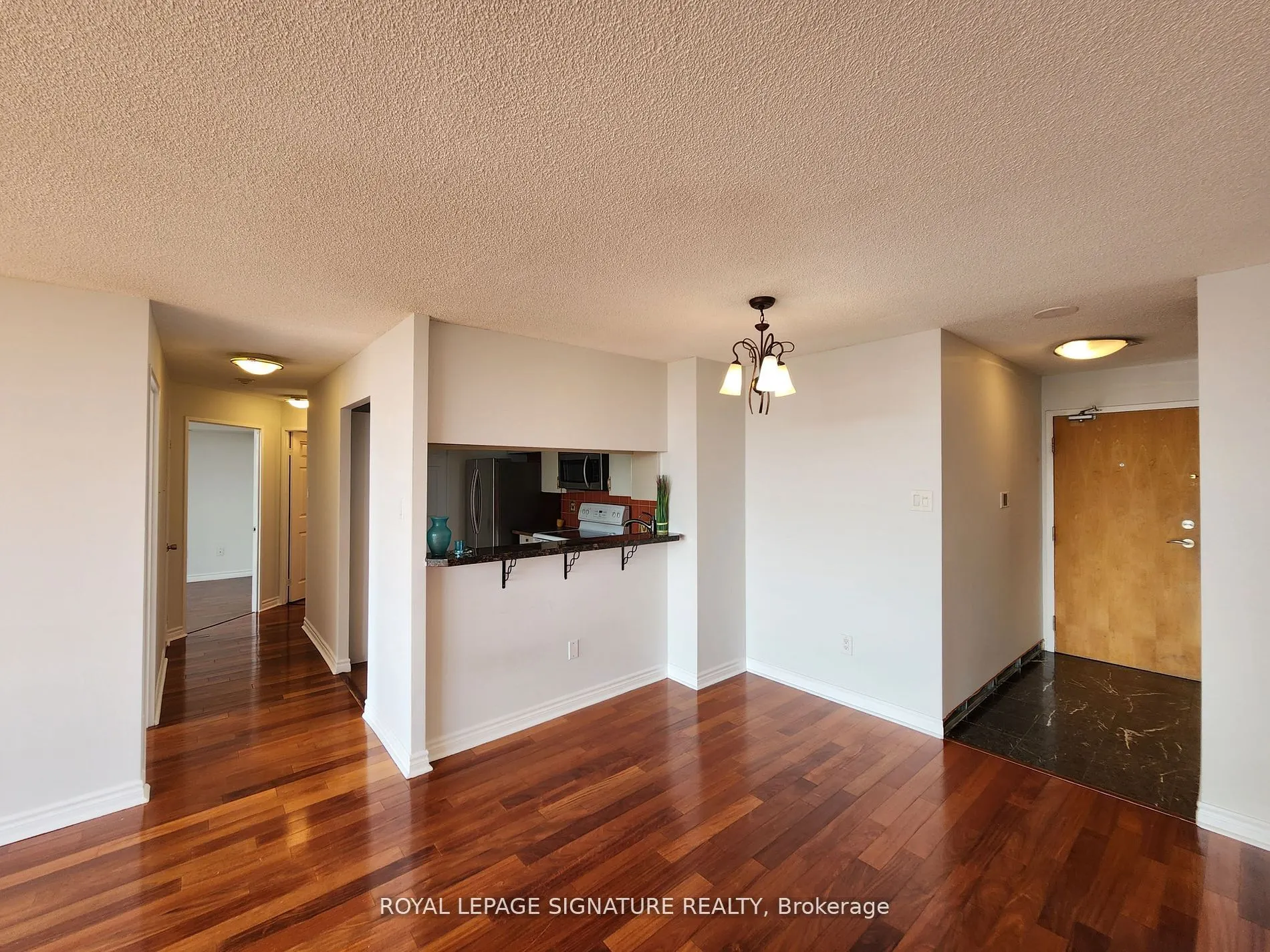 330 Rathburn Road W, #901