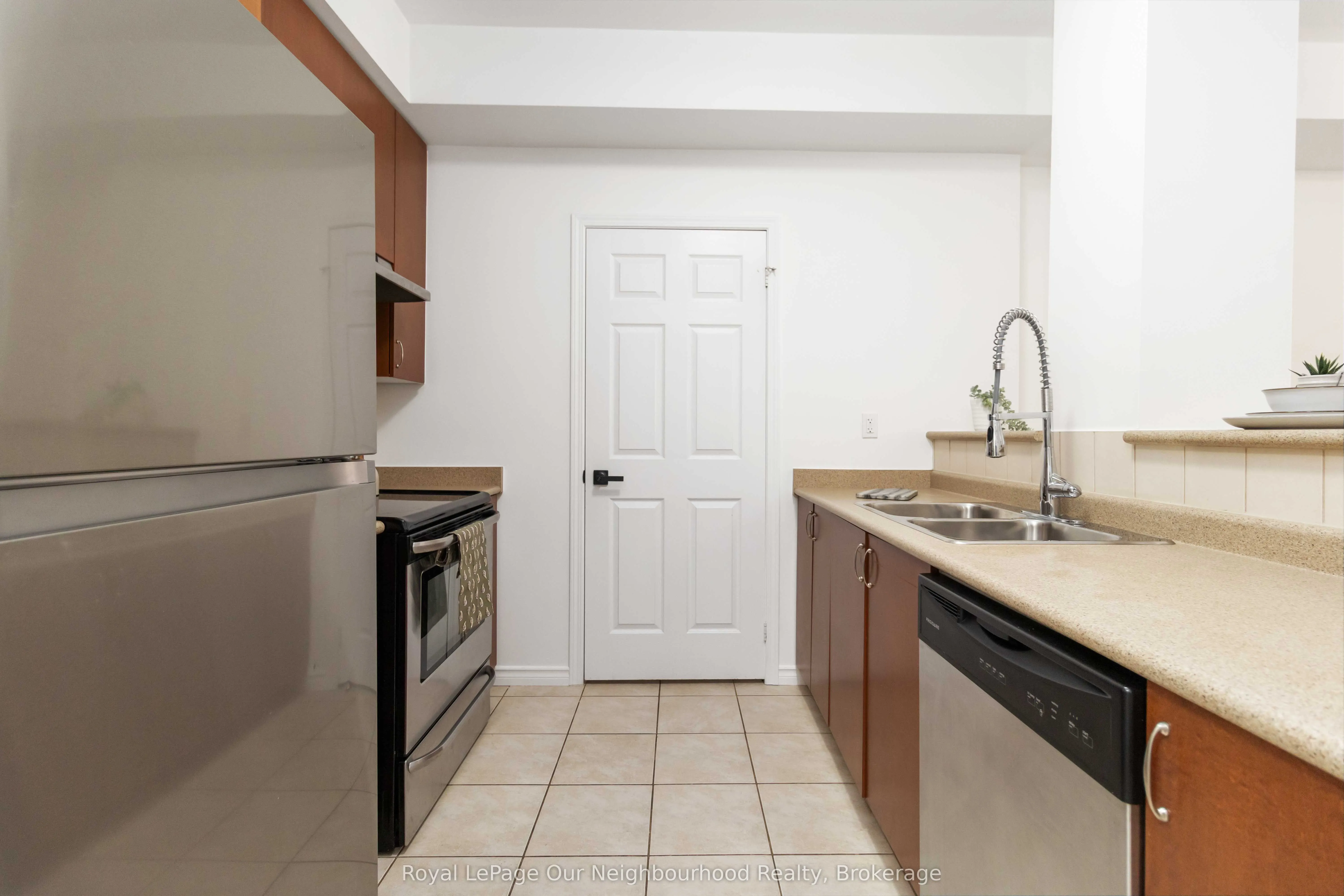 3075 Thomas Street, #201