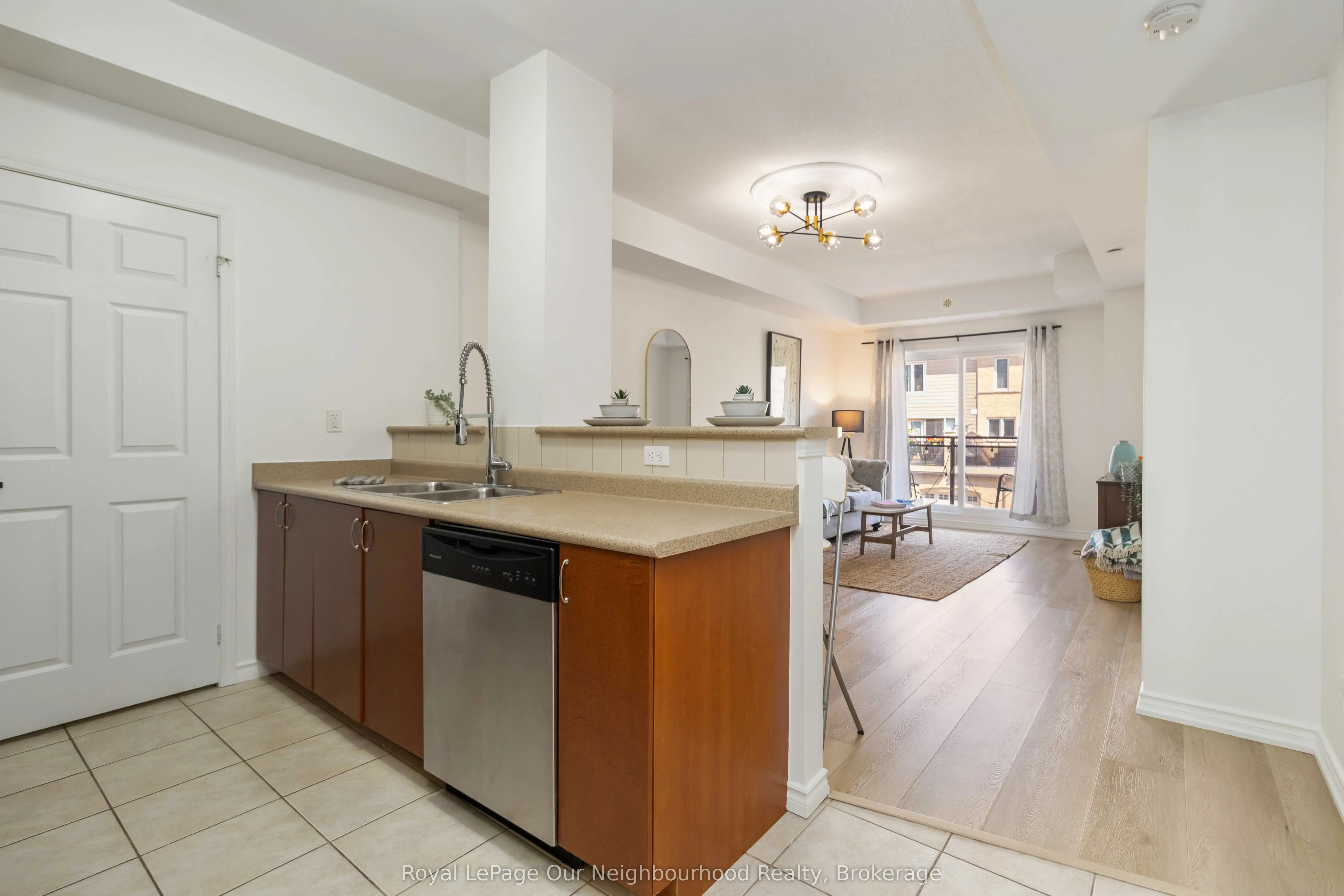 3075 Thomas Street, #201