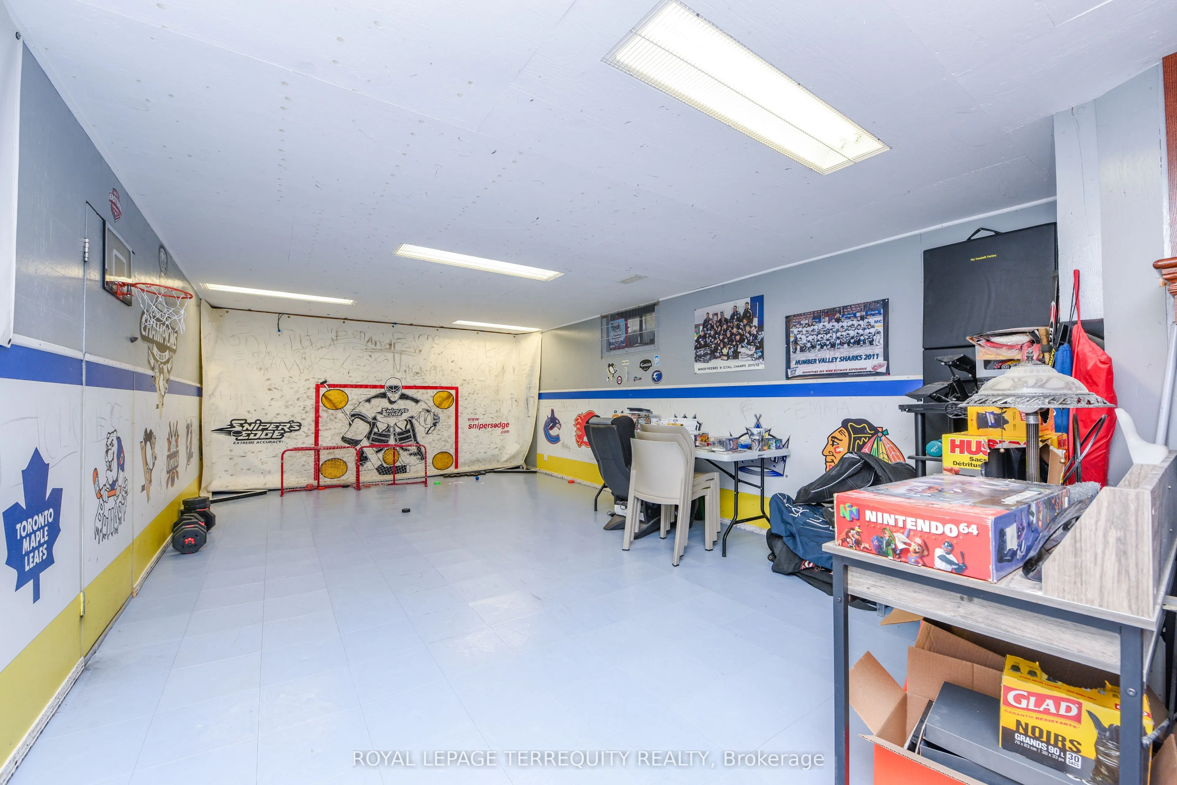 20 Hallow Crescent N