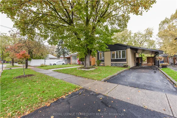 20 Hallow Crescent N