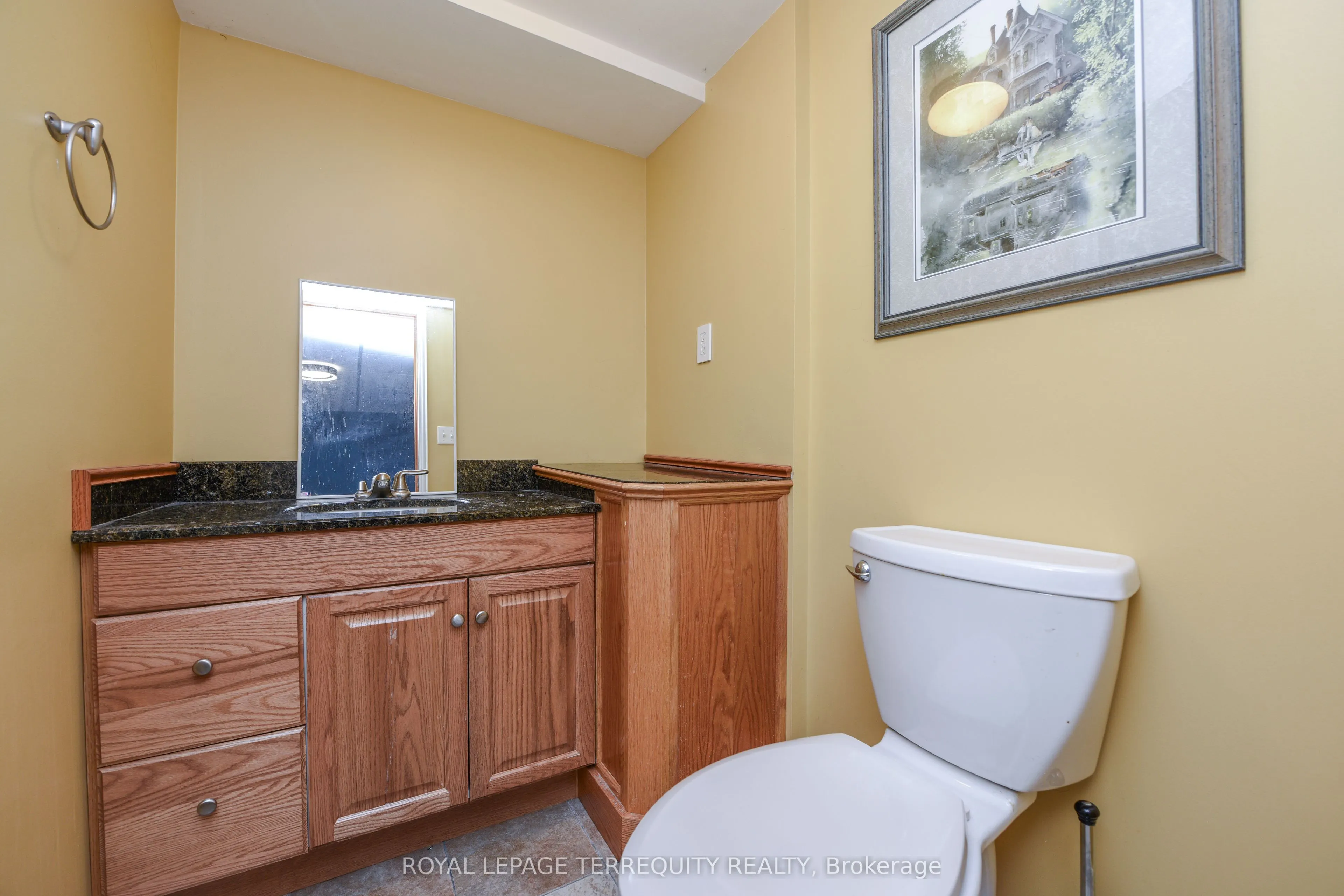 20 Hallow Crescent N