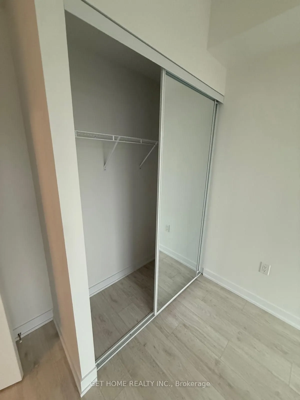 500 Plains Road E, #510