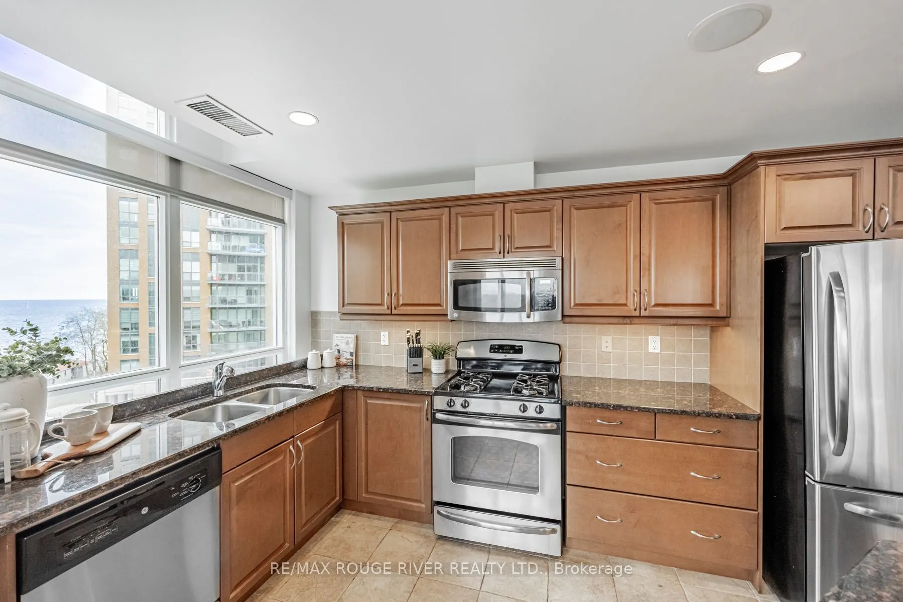 360 Pearl Street, #601