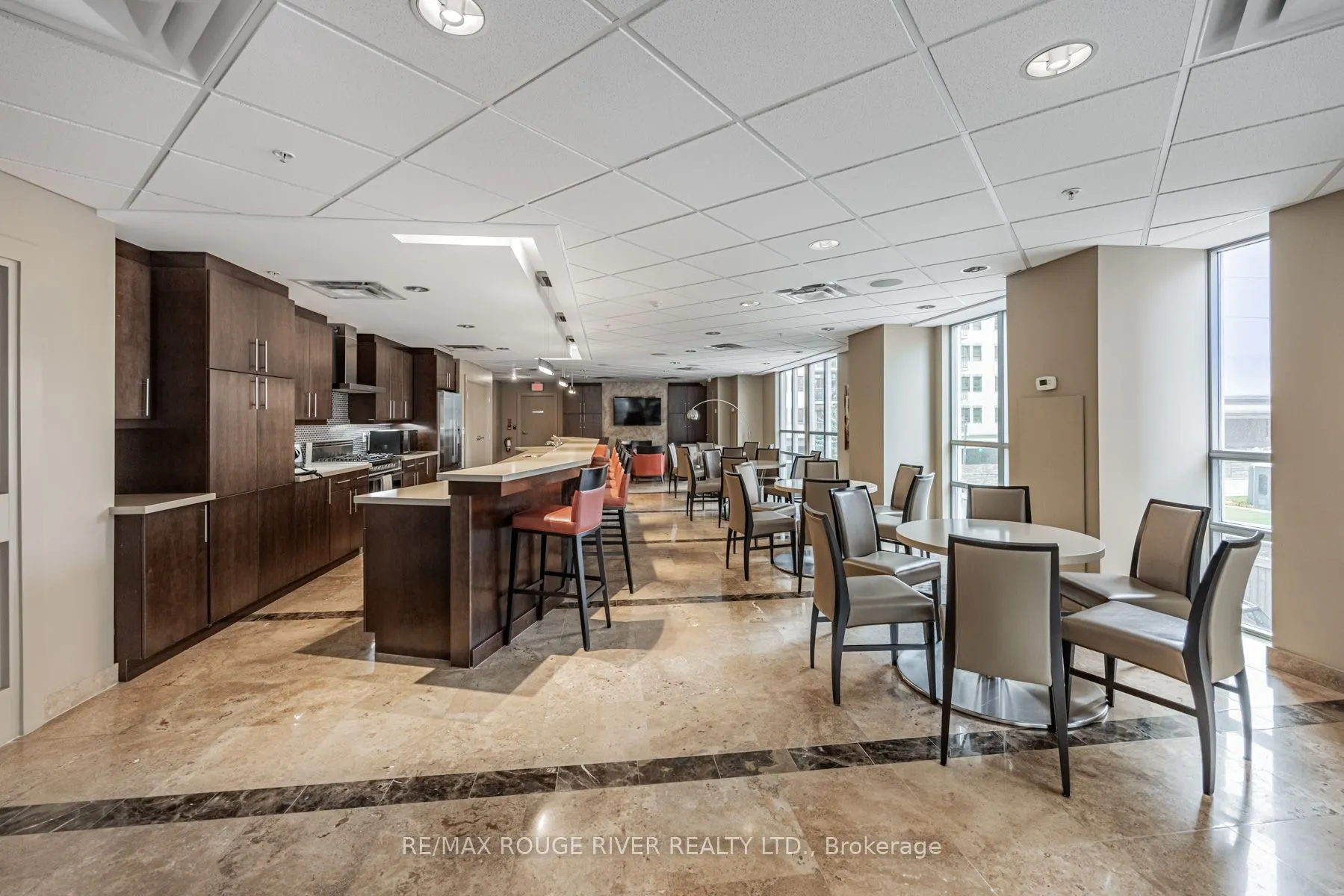 360 Pearl Street, #601