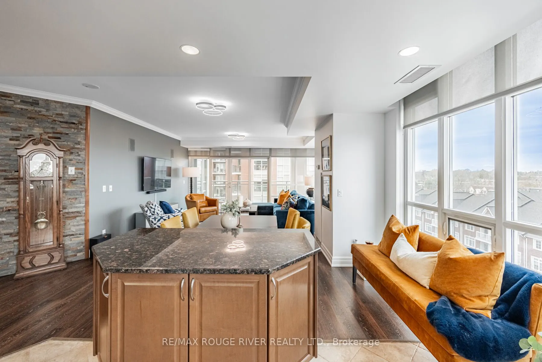 360 Pearl Street, #601