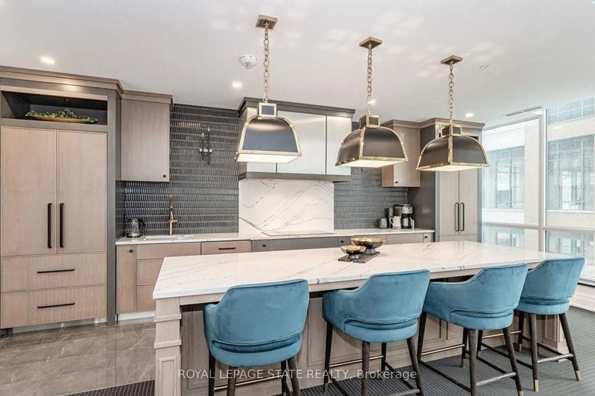 2060 Lakeshore Road, #308