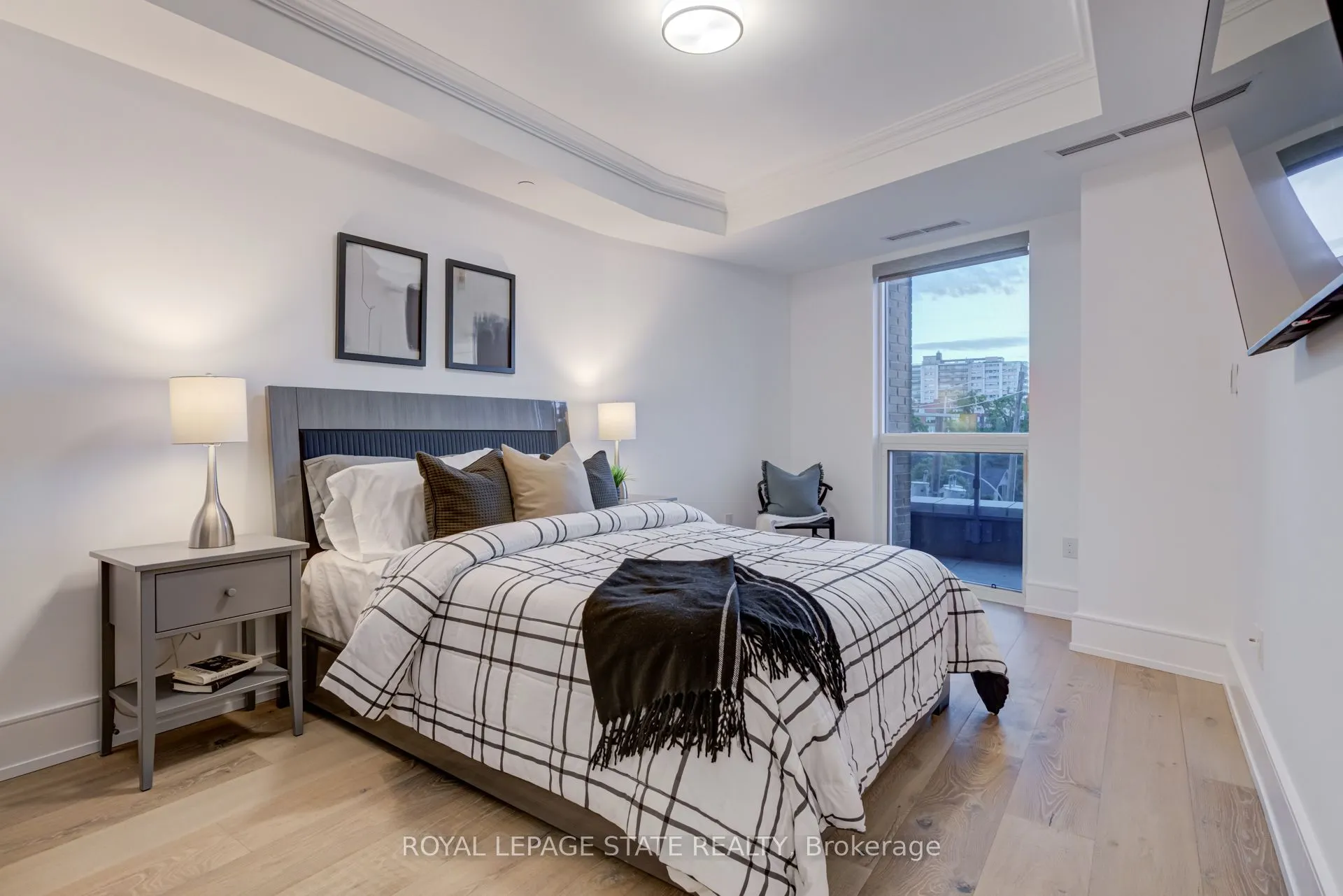 2060 Lakeshore Road, #308