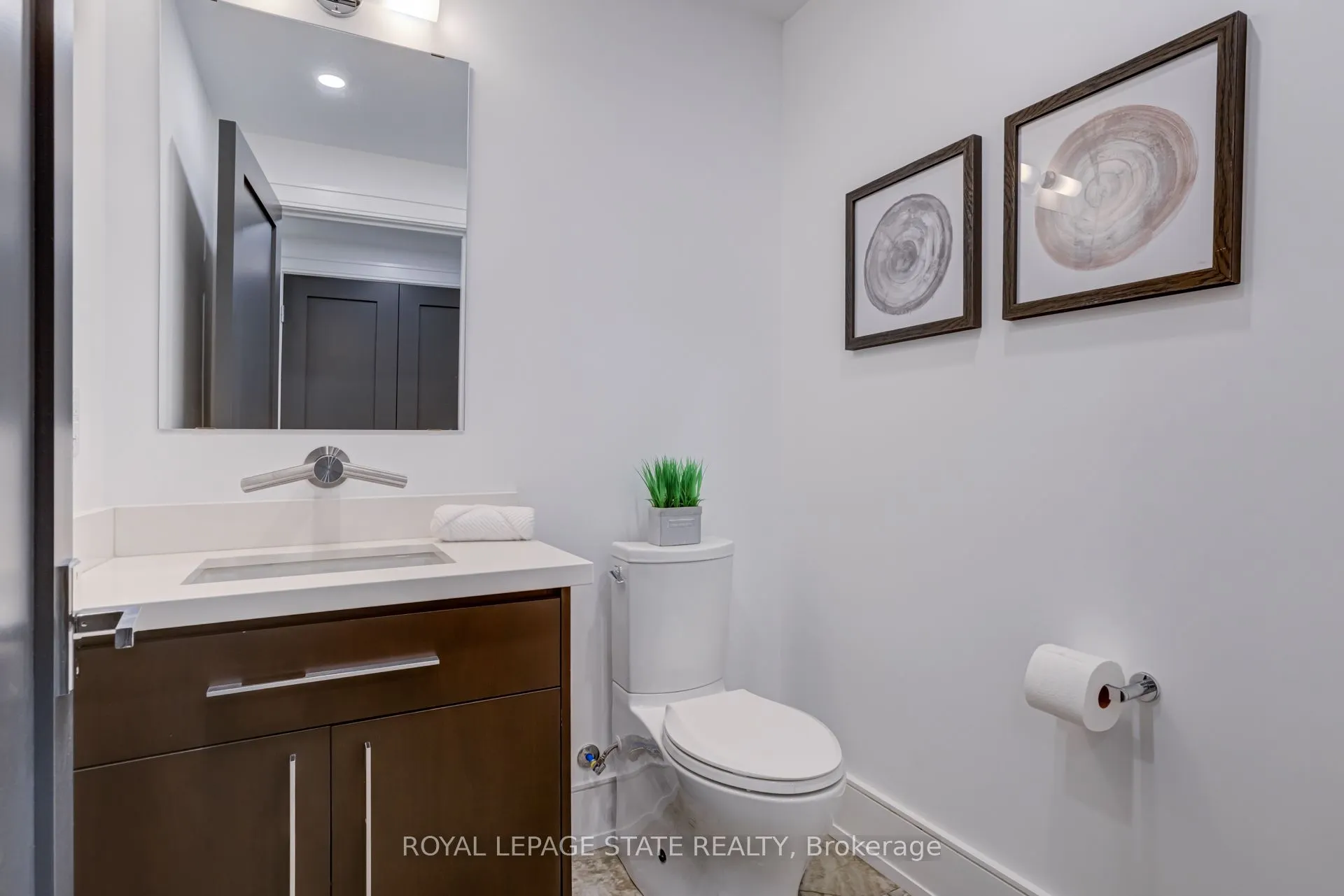 2060 Lakeshore Road, #308