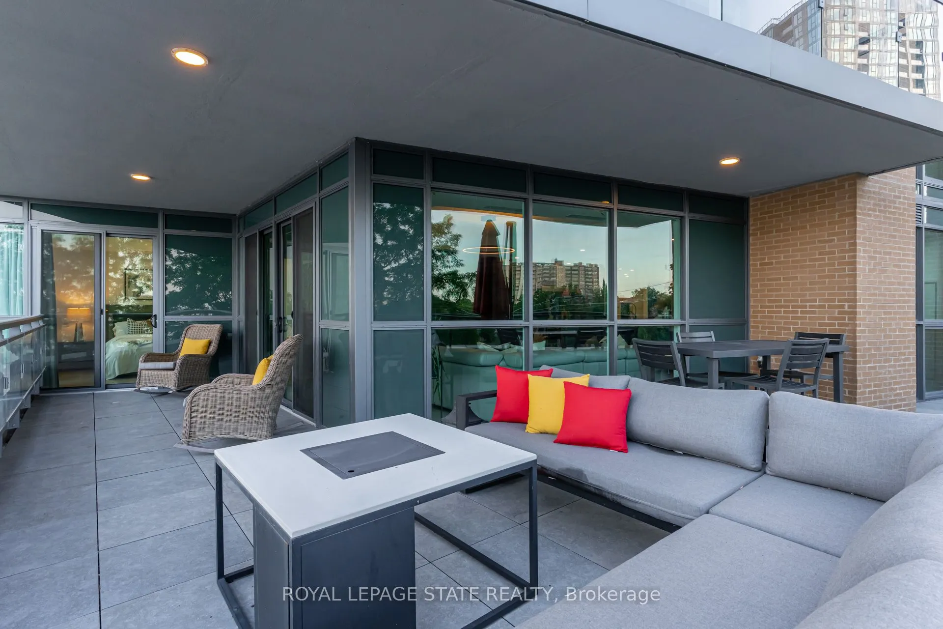 2060 Lakeshore Road, #308