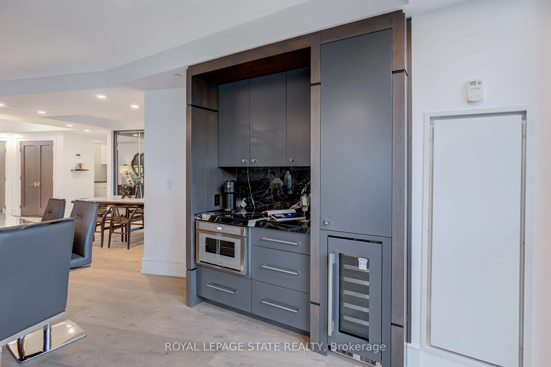 2060 Lakeshore Road, #308