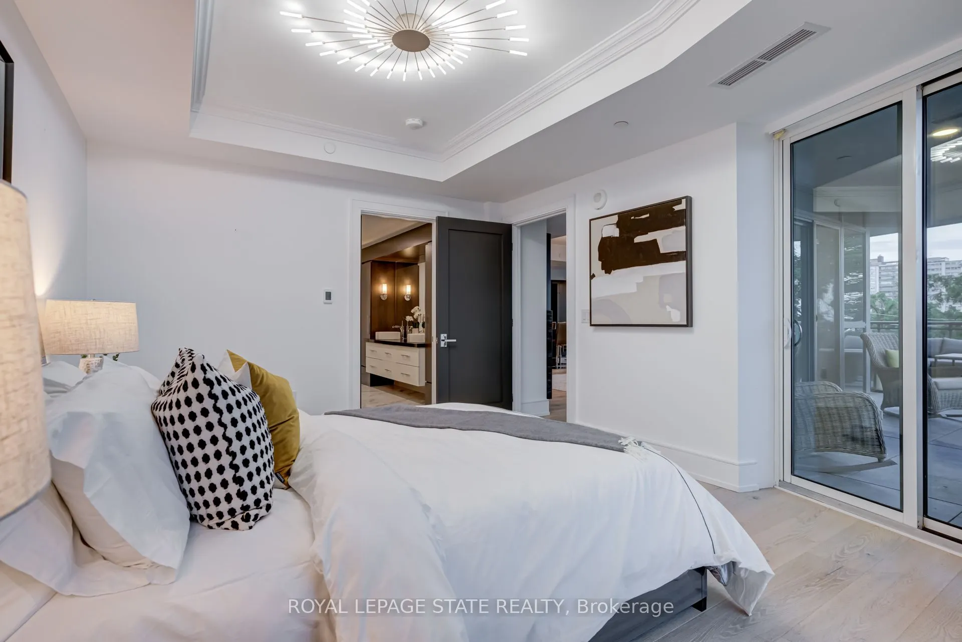 2060 Lakeshore Road, #308